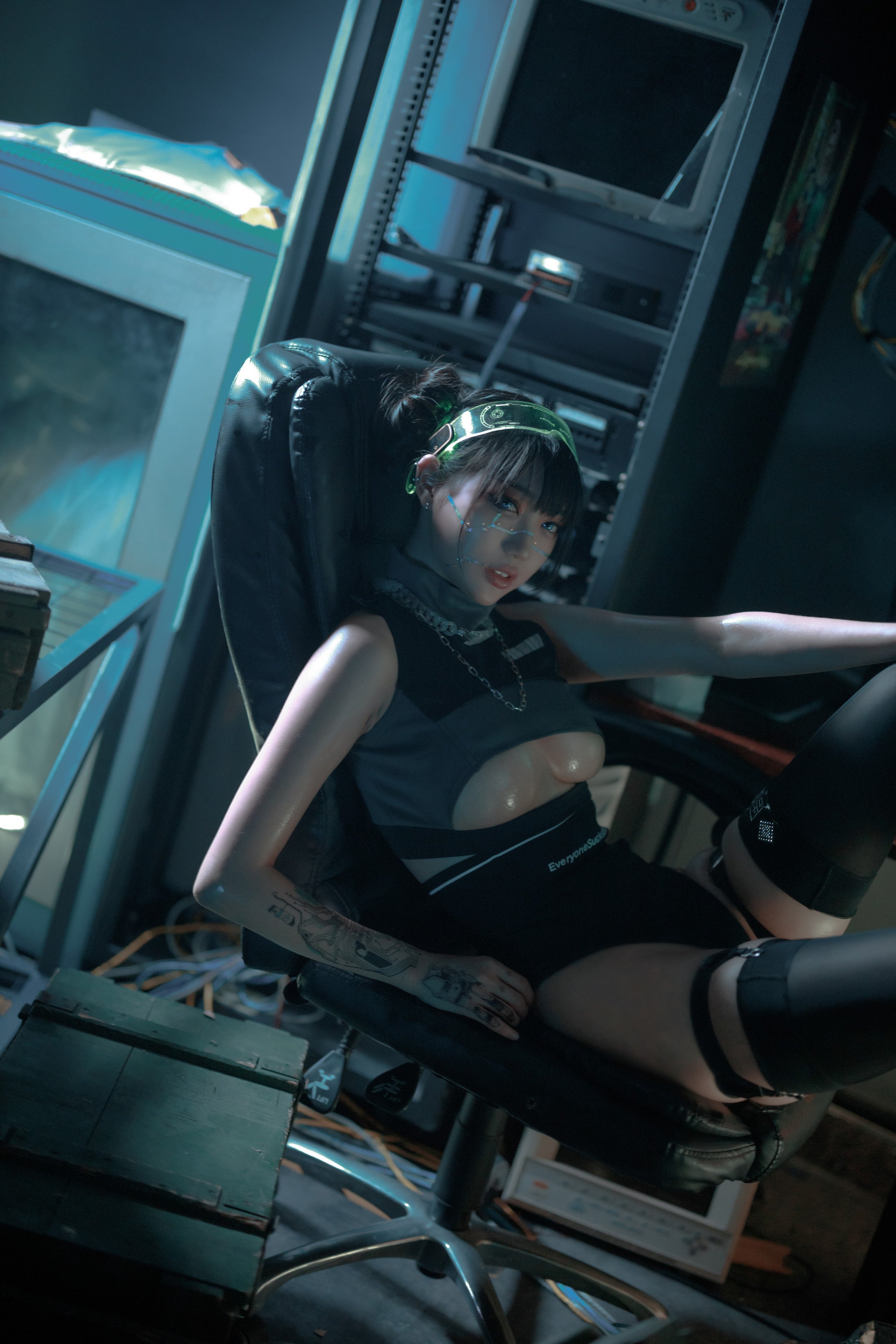 Zhou Ji is a cute bunny bionic humanoid