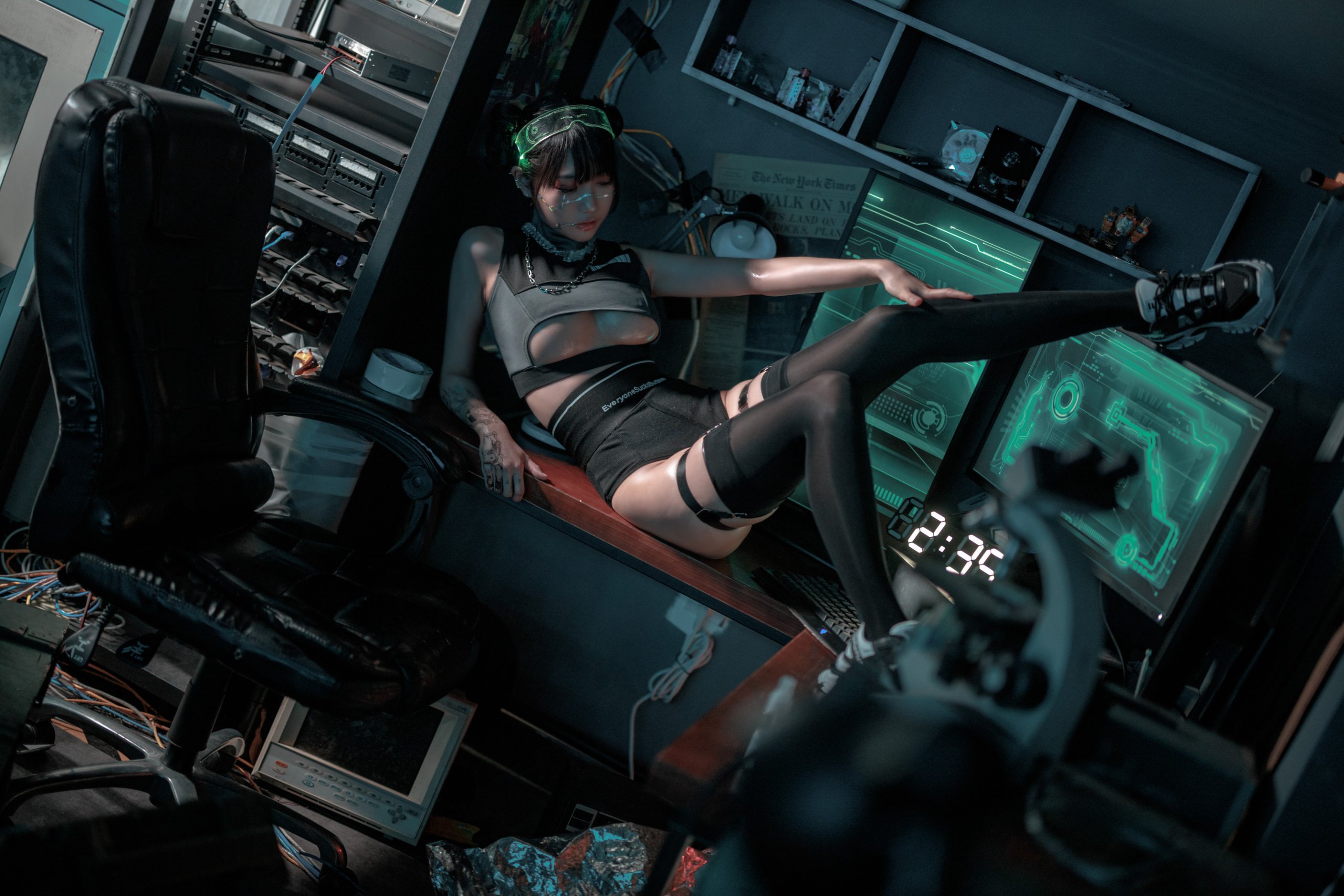 Zhou Ji is a cute bunny bionic humanoid