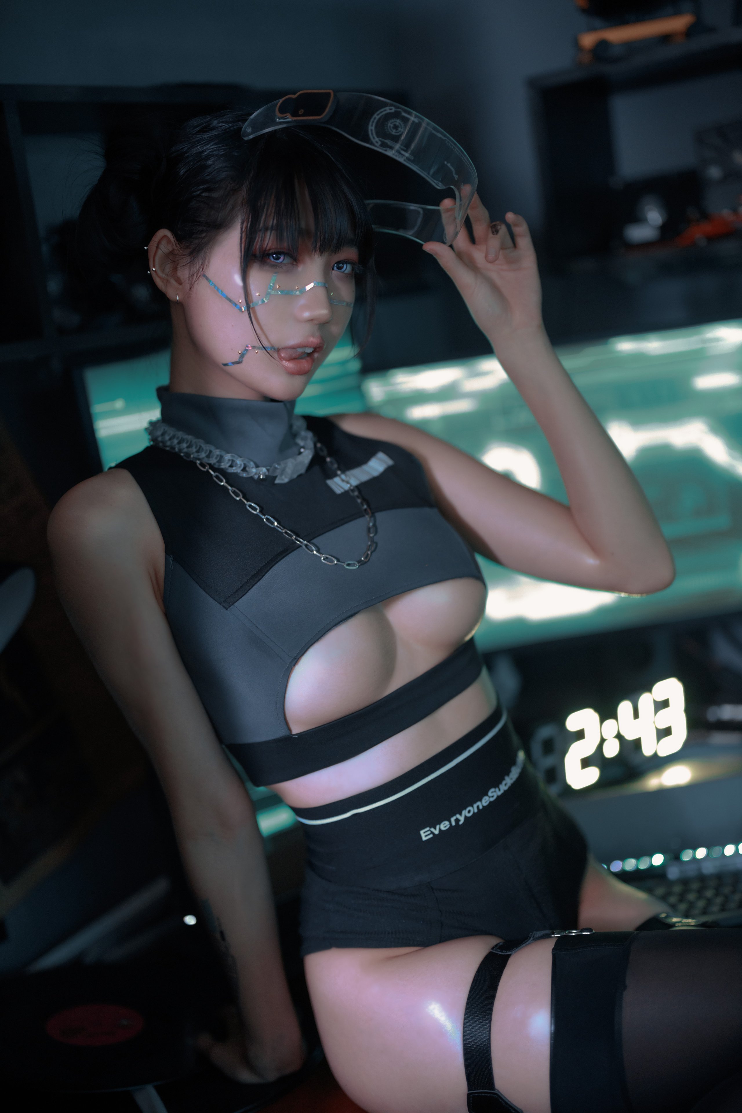 Zhou Ji is a cute bunny bionic humanoid