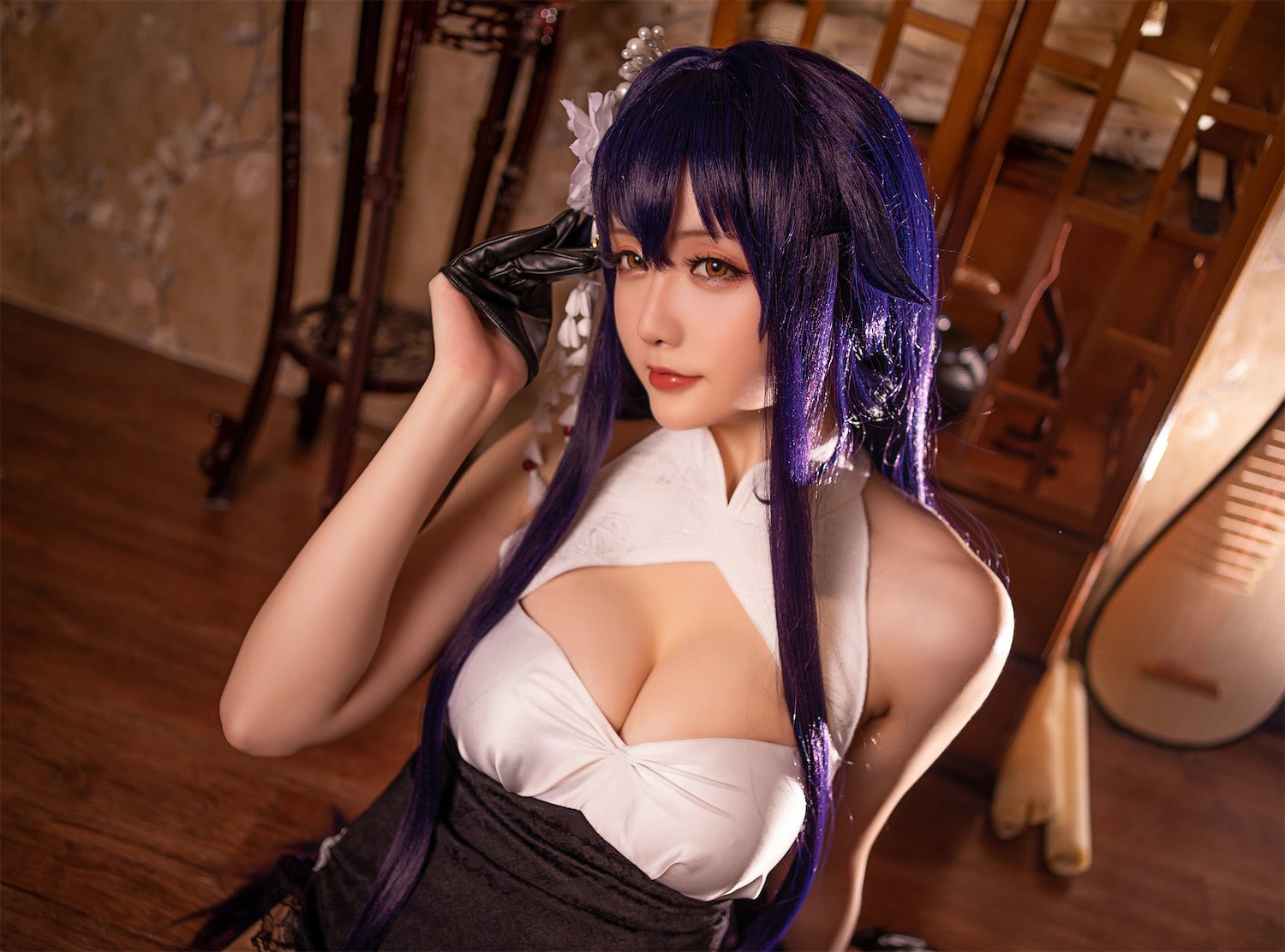 Xing Zhi Chichi - My Wife's Qipao