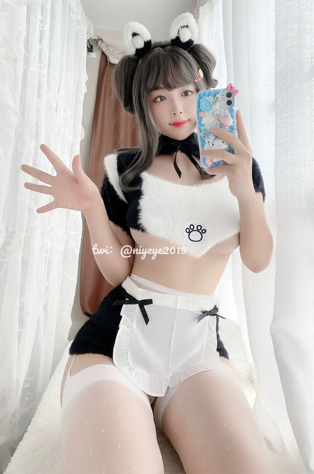 ไบ้เย่เย่ - บิหลานหางเซียนเคอเว่ยไน่นิว