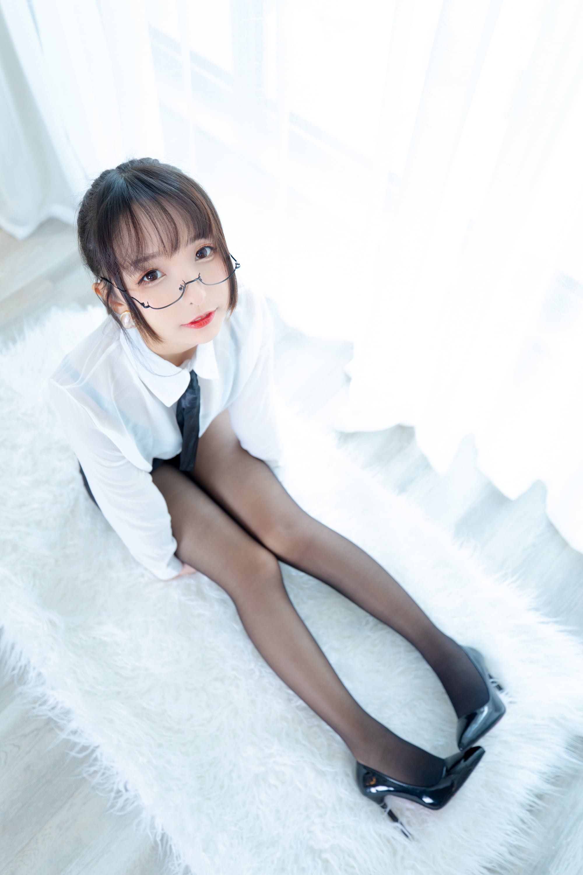 가구라자카 마후유 《화이트 오피스》