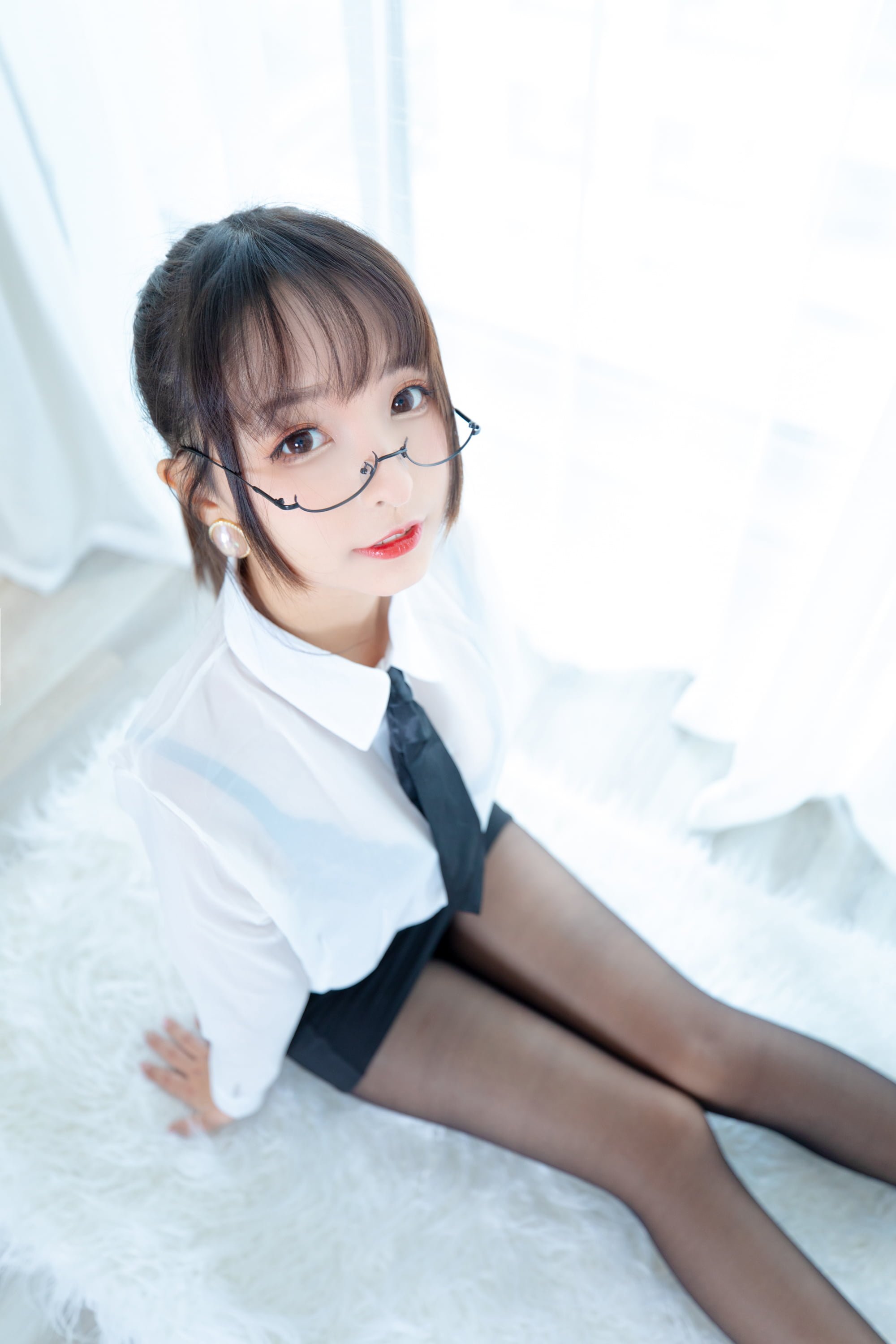 가구라자카 마후유 《화이트 오피스》