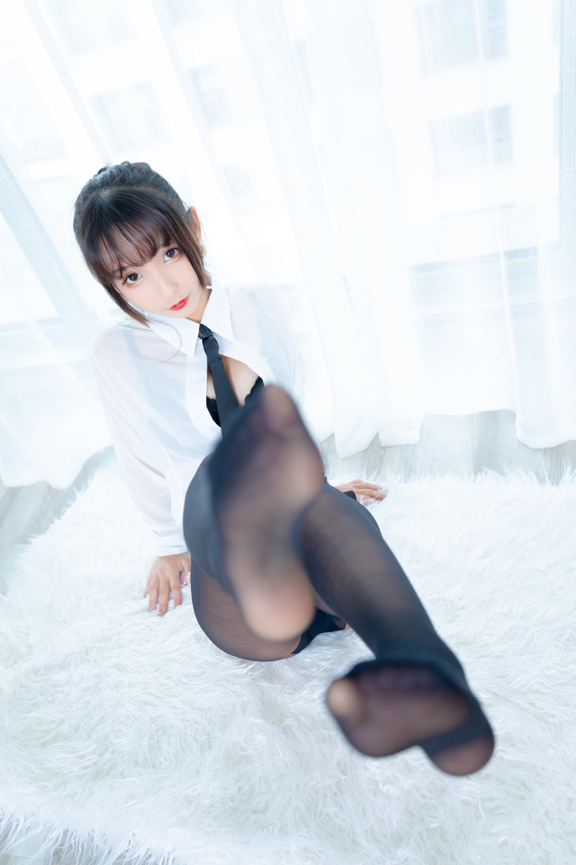 神樂坂真冬 《白色辦公室》