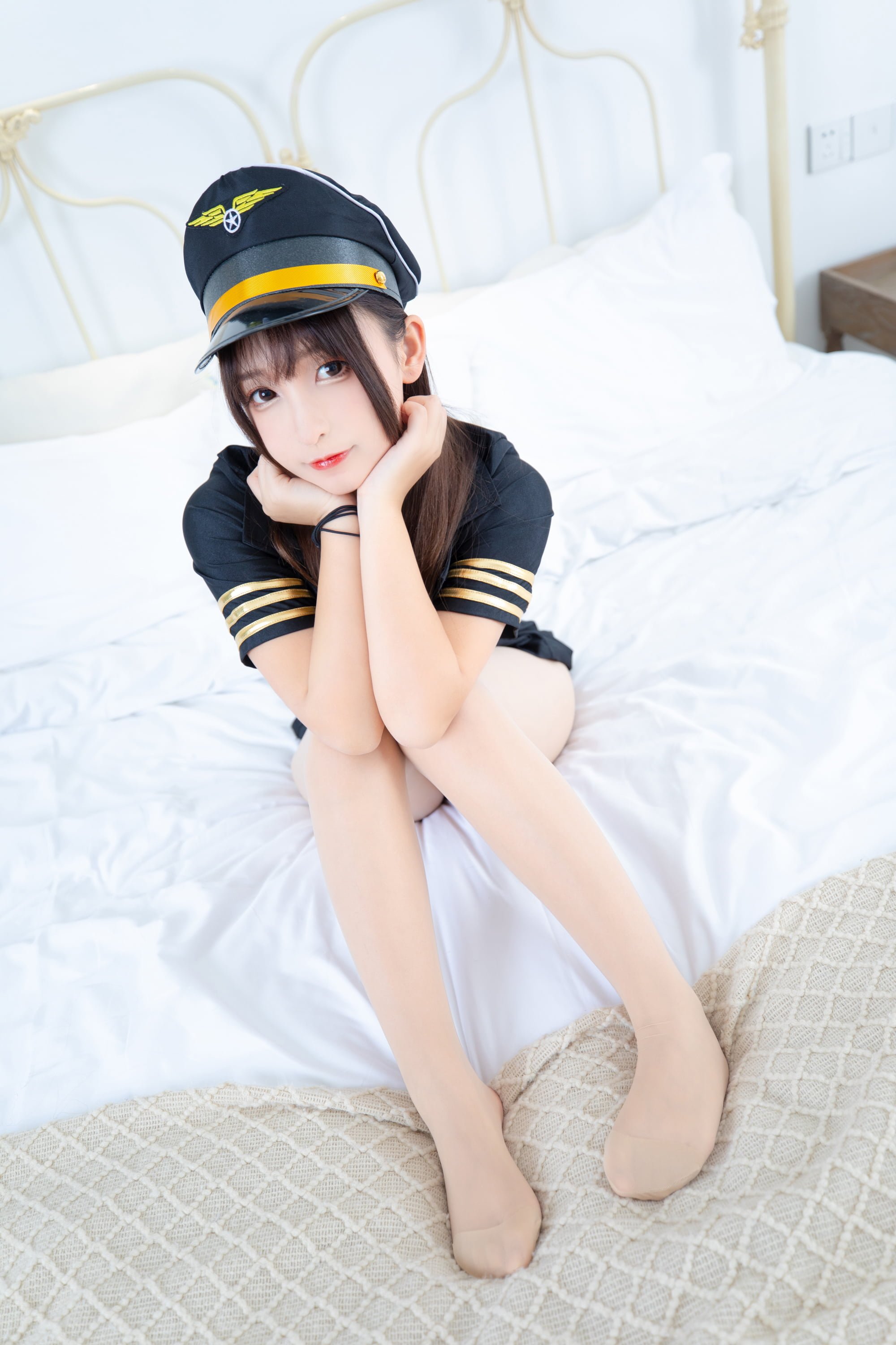 神樂坂真冬 《白色辦公室》