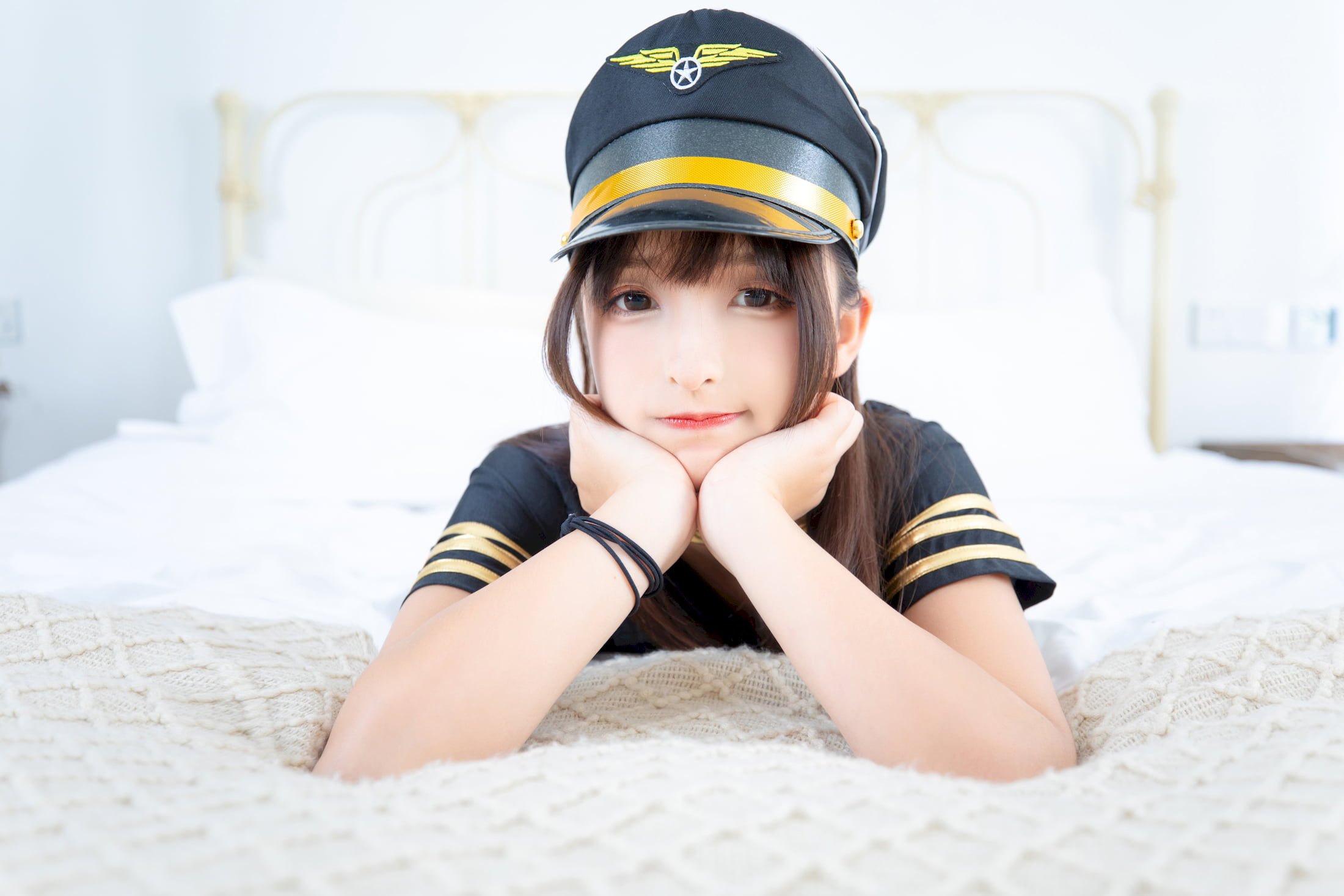 神楽坂真冬 《ホワイトオフィス》