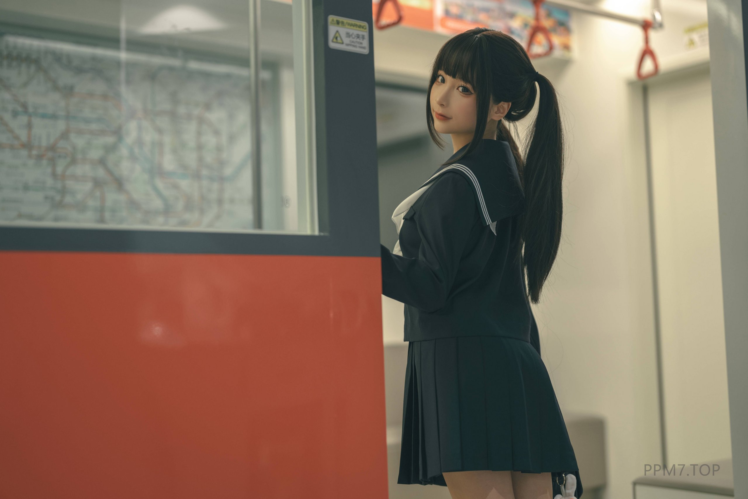 Bo anh cosplay Chun Momo 'Nhiem vu cua chu nhan'