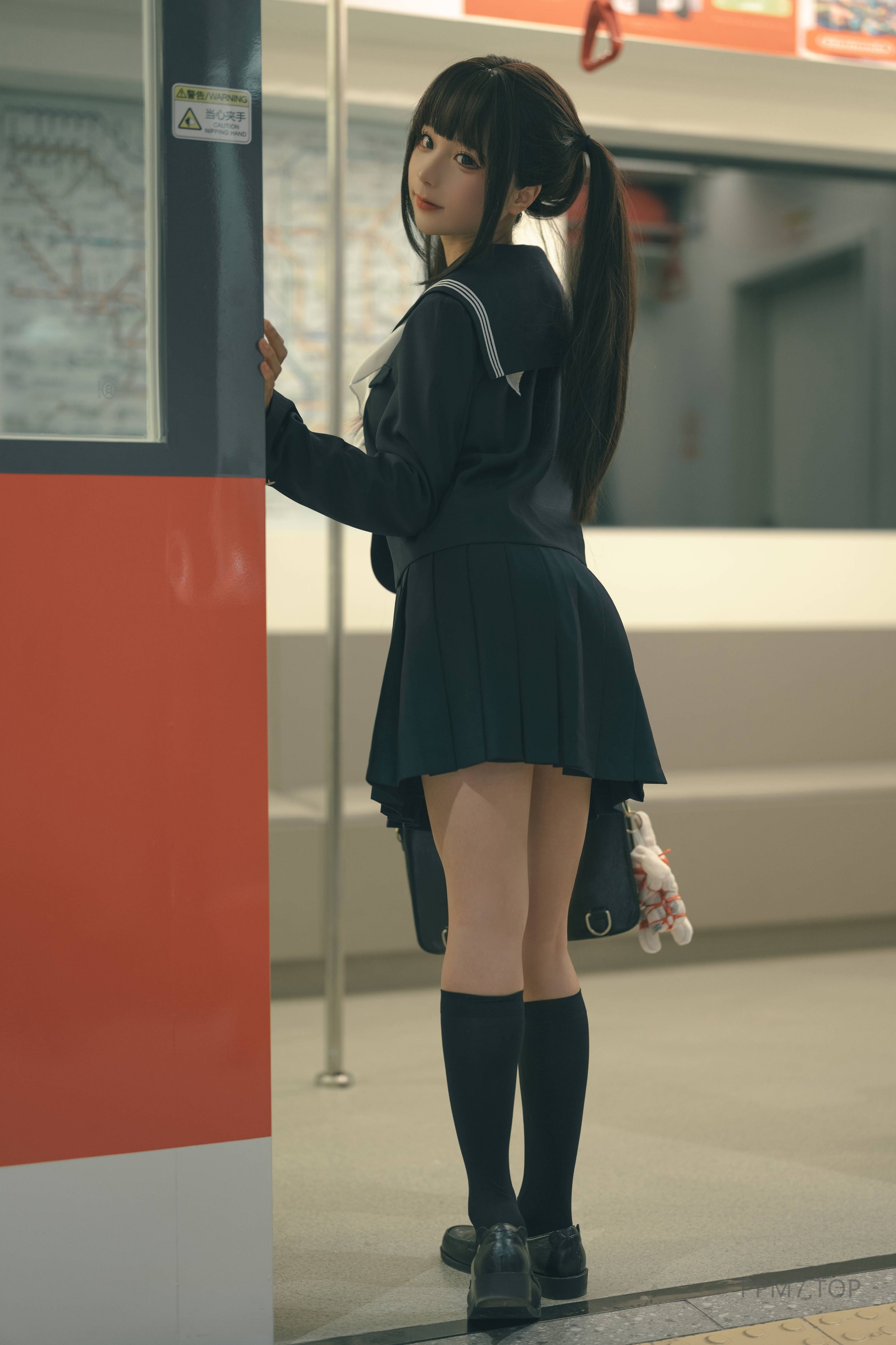 Bo anh cosplay Chun Momo 'Nhiem vu cua chu nhan'