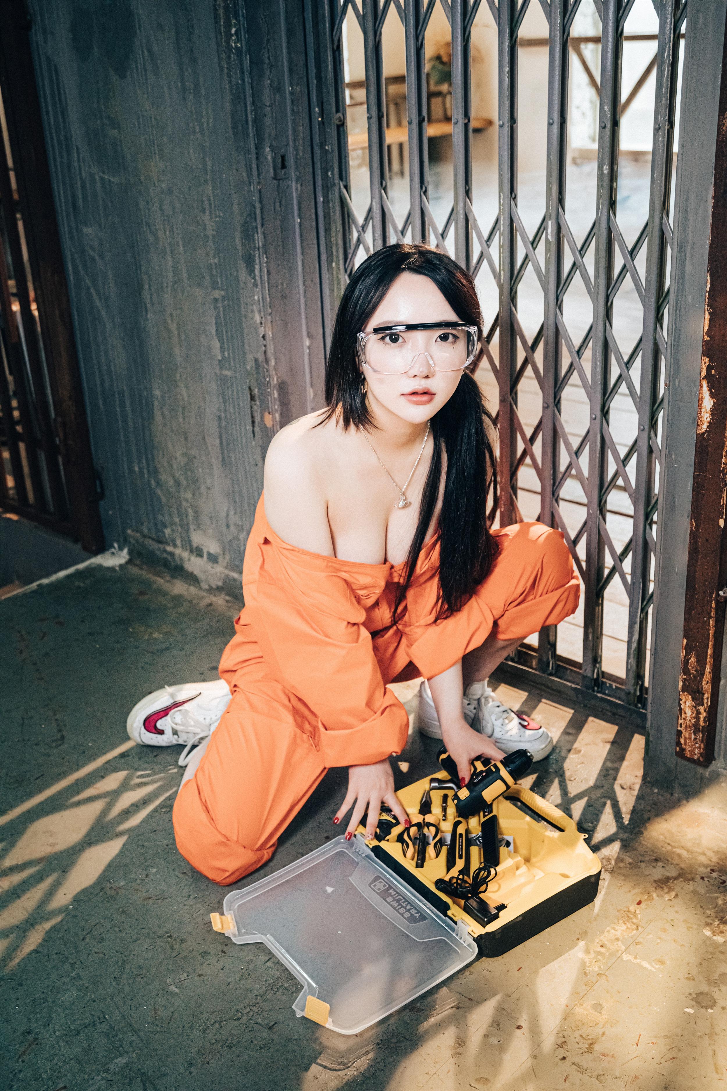 [Loozy] Son Ye-Eun (손예은) - Where Are My Tools 82P