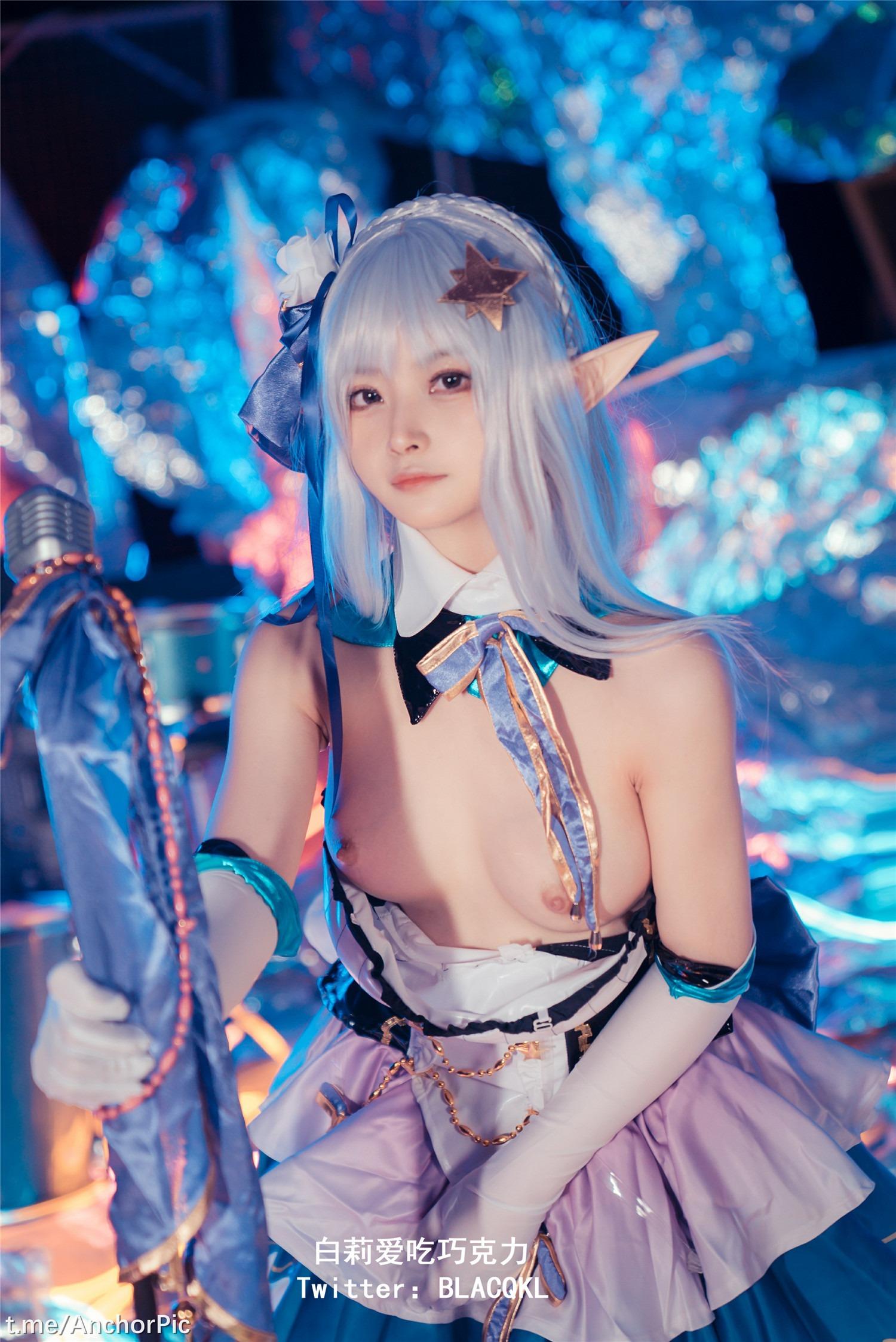 Bai Li loves to eat chocolate - Emilia[62P