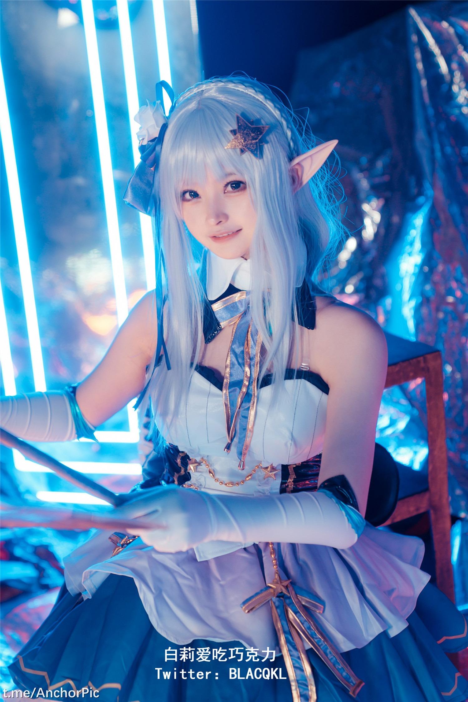 Bai Li loves to eat chocolate - Emilia[62P