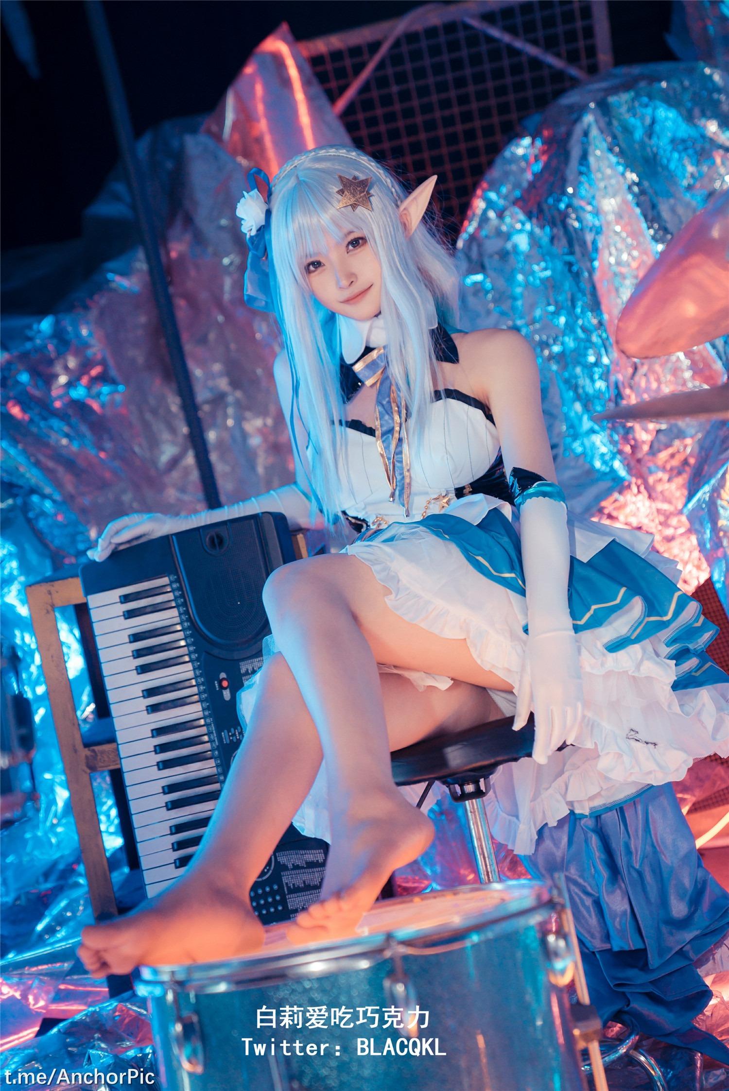 Bai Li loves to eat chocolate - Emilia[62P