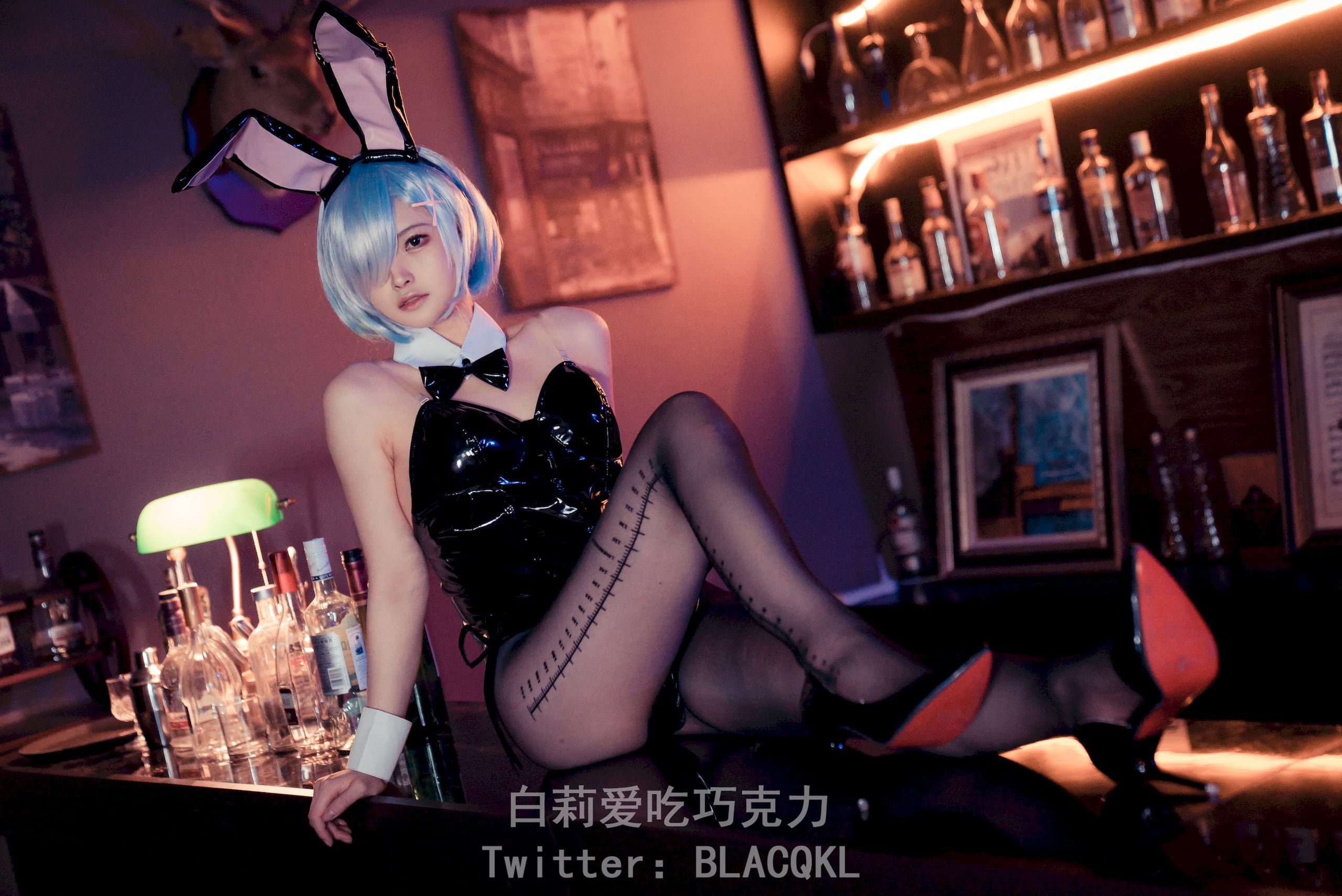 白莉爱吃巧克力 - 蕾姆兔女郎