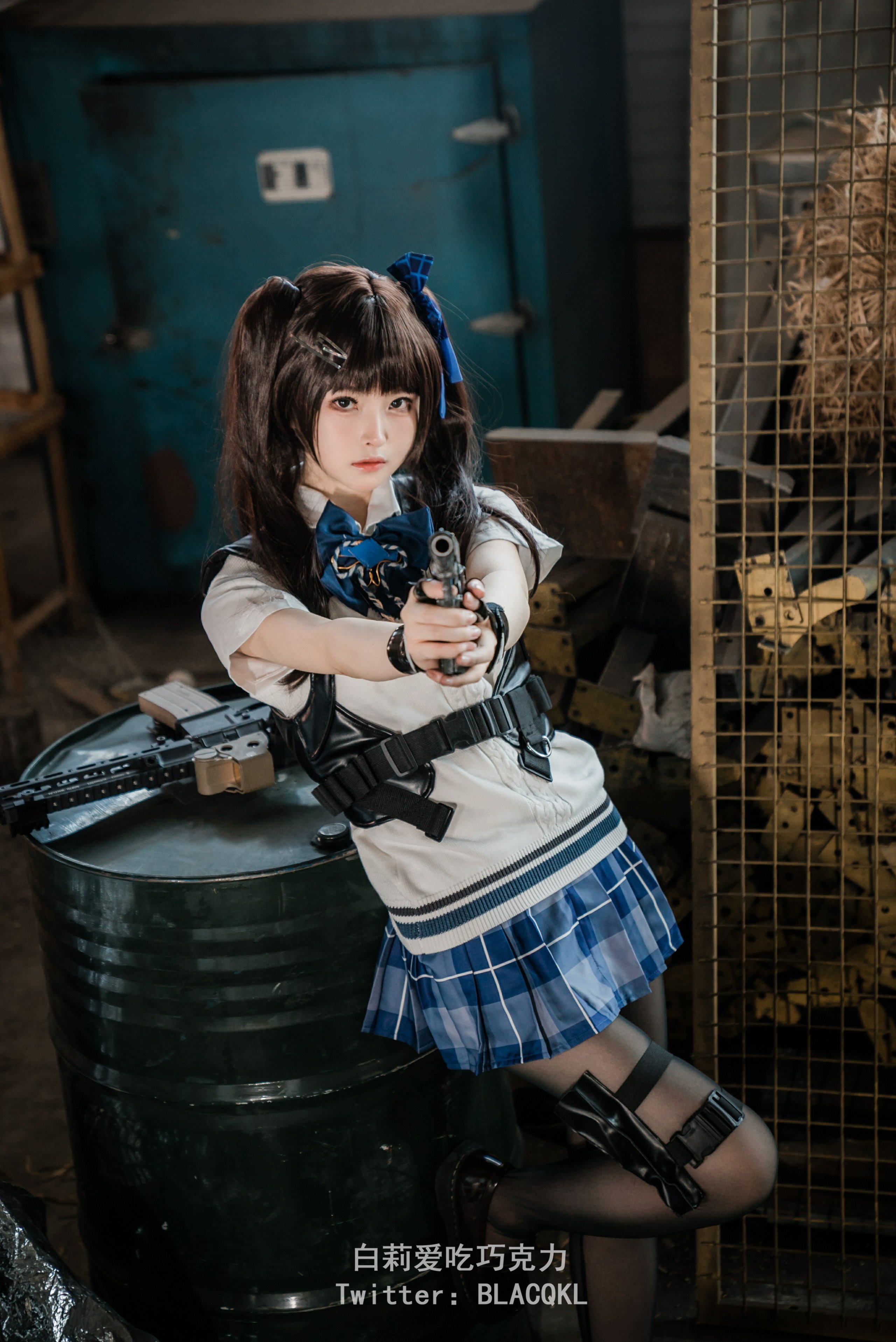Bai Li loves to eat chocolate - Guan Xiaoyu