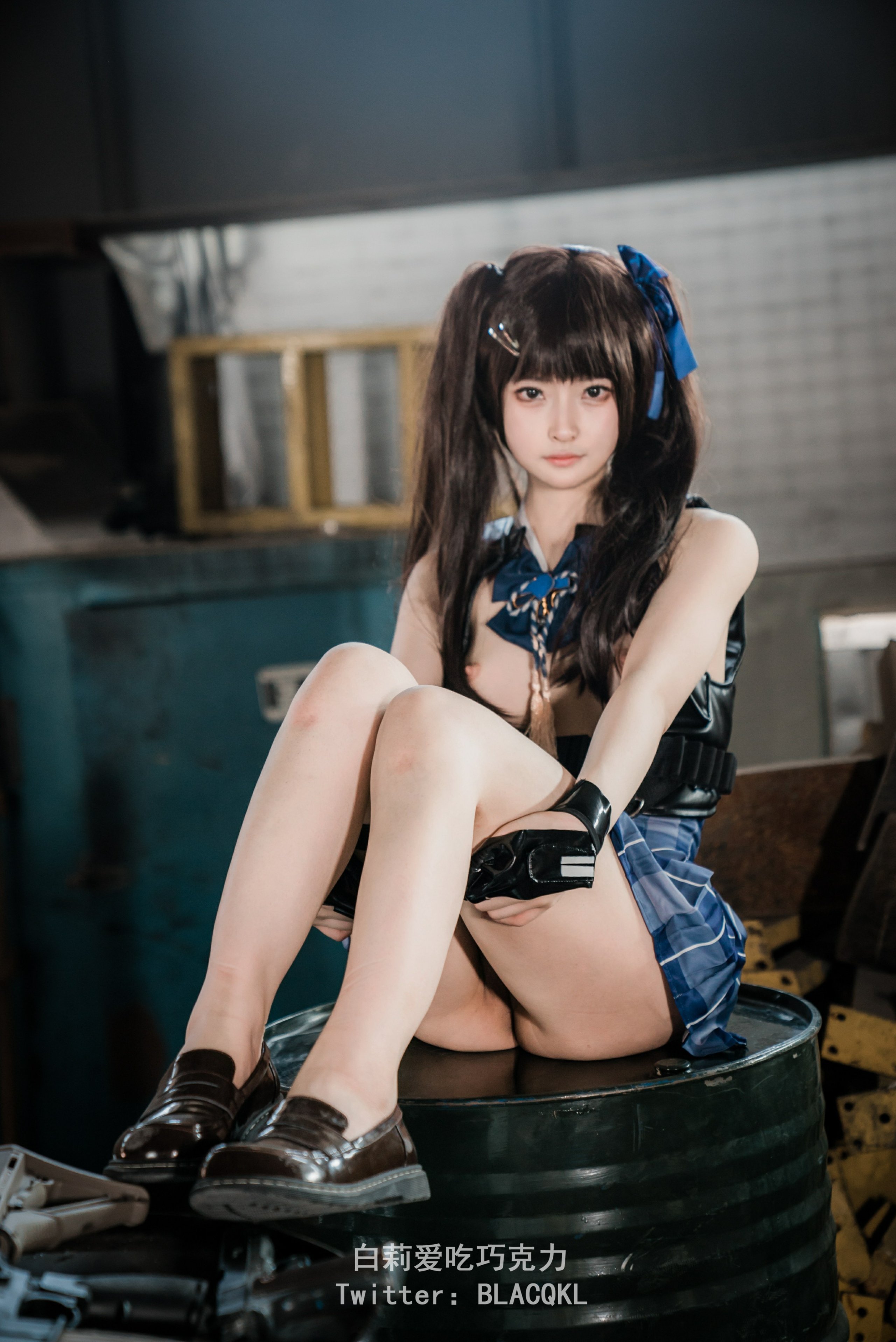 Bai Li loves to eat chocolate - Guan Xiaoyu
