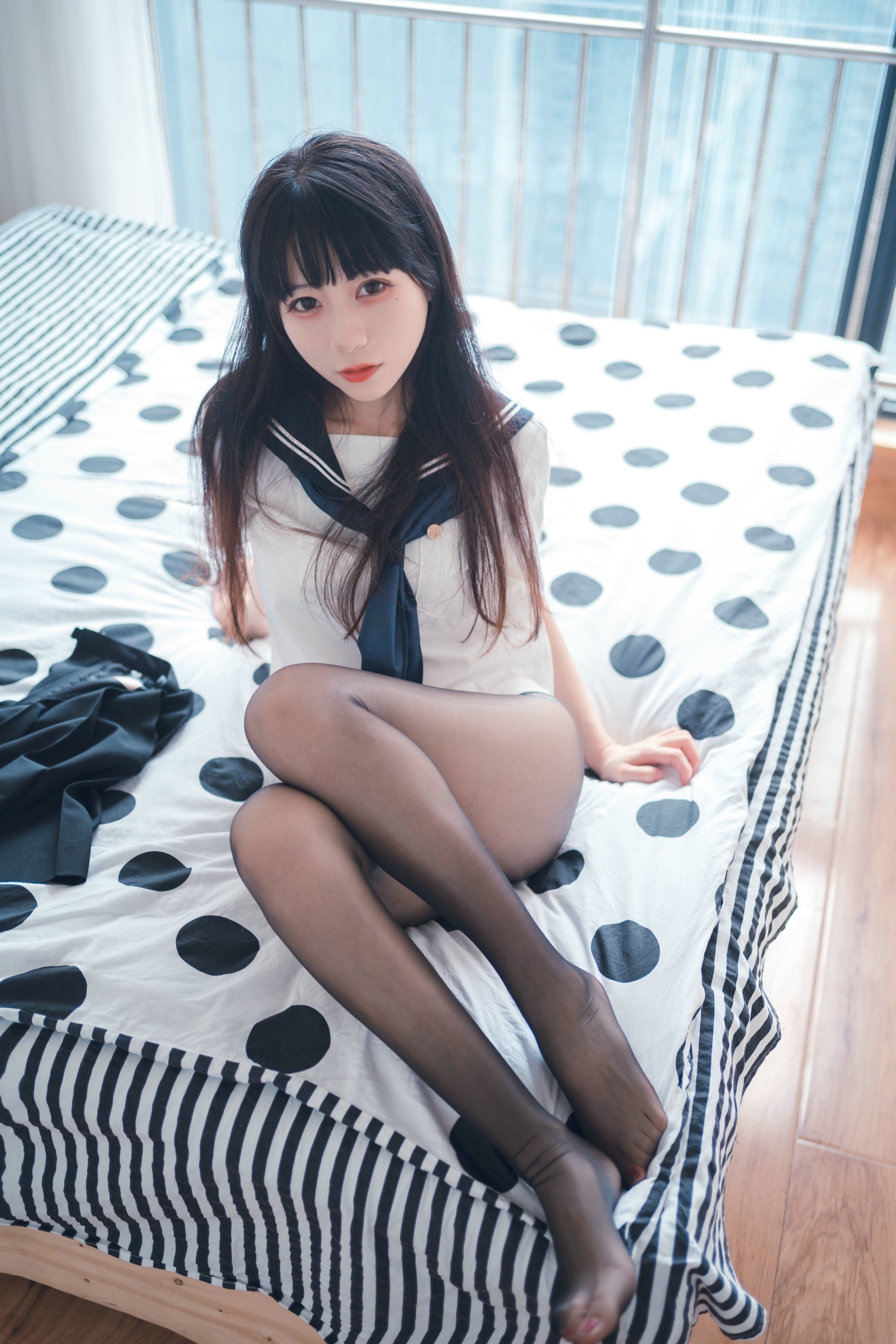 usejan Lan Lan – Thì thầm JK