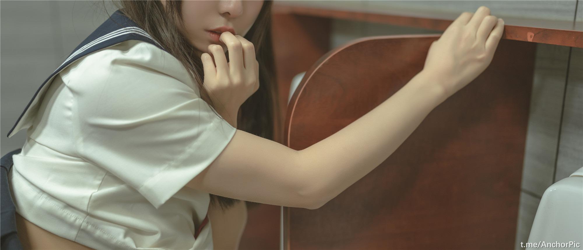 六味帝皇酱 - 厕所JK 70P