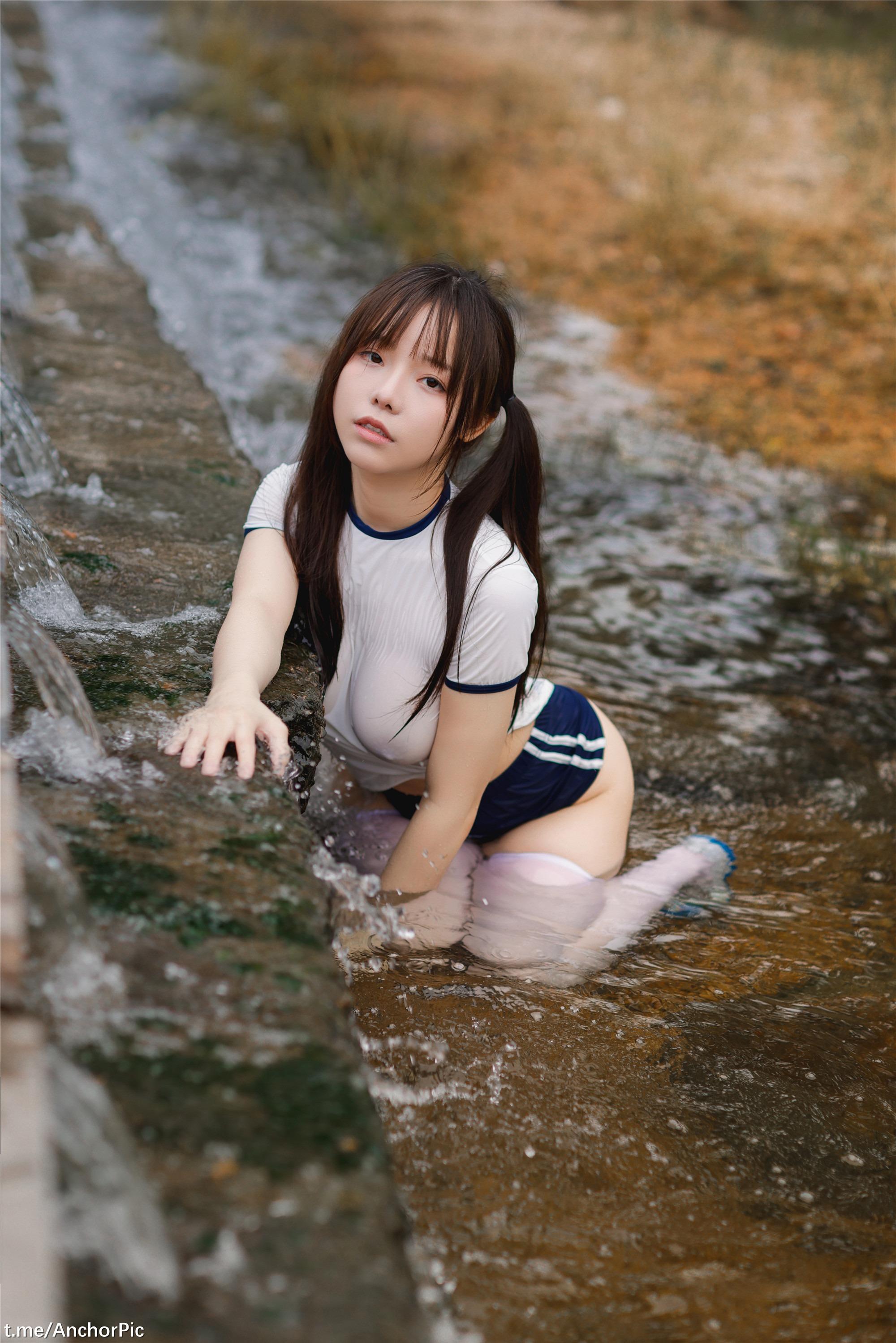 ลิ่วเว่ยติ๋ฮวงเจียง - ซี๋สุ่ยชุดยิมนาสติก[60P