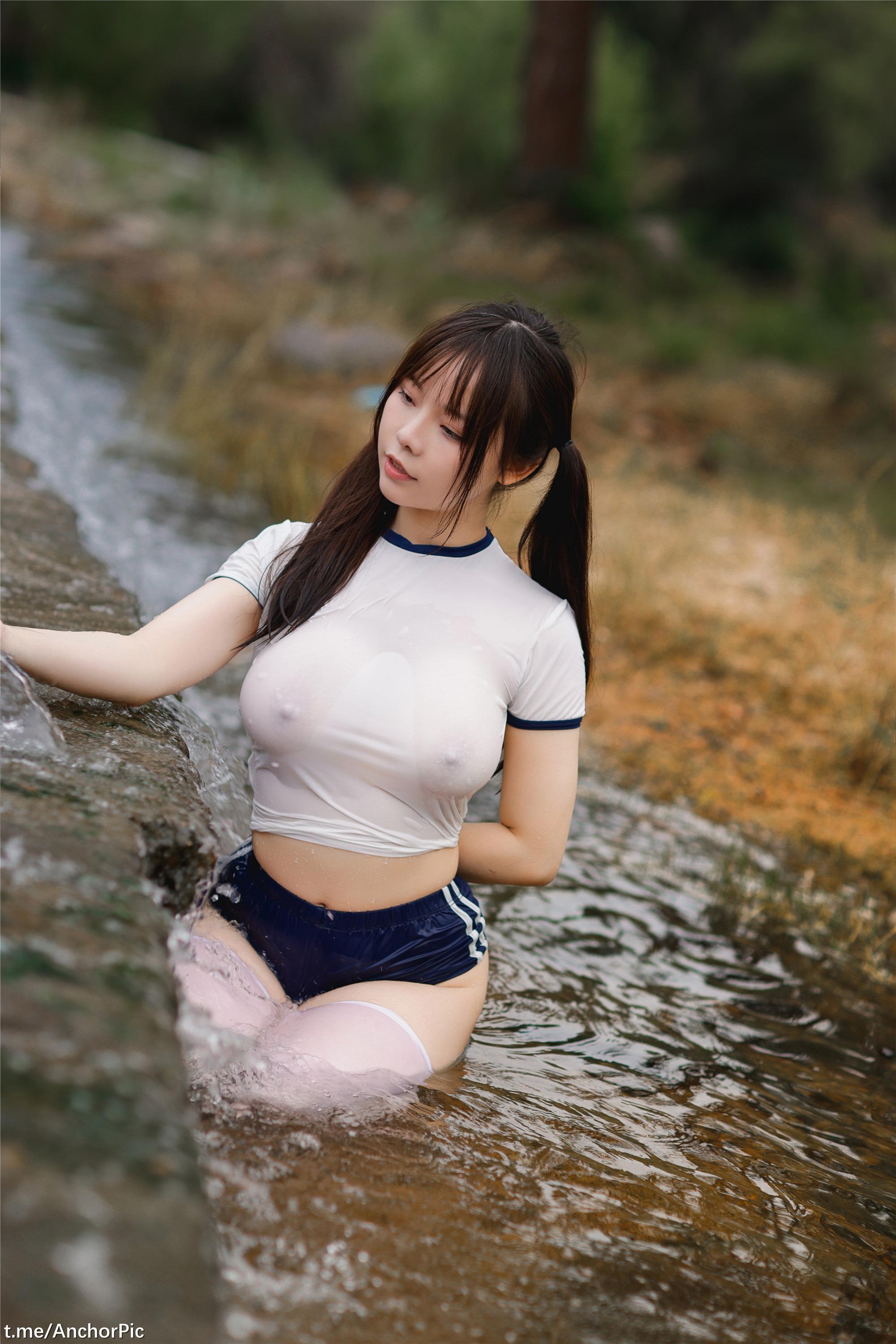 ลิ่วเว่ยติ๋ฮวงเจียง - ซี๋สุ่ยชุดยิมนาสติก[60P