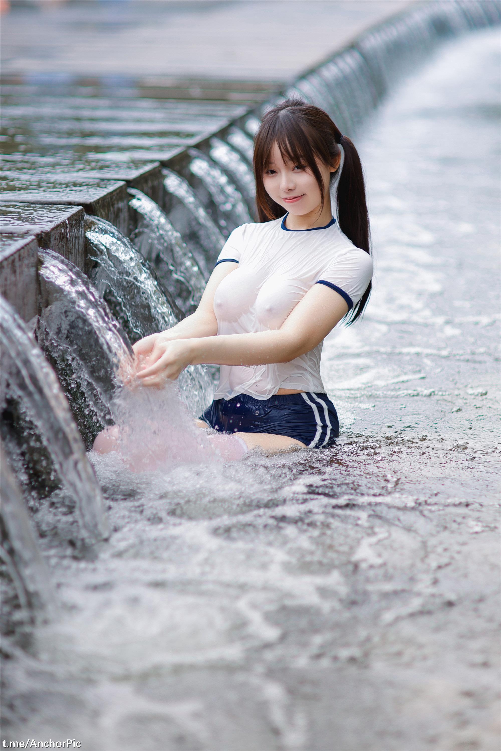 ลิ่วเว่ยติ๋ฮวงเจียง - ซี๋สุ่ยชุดยิมนาสติก[60P