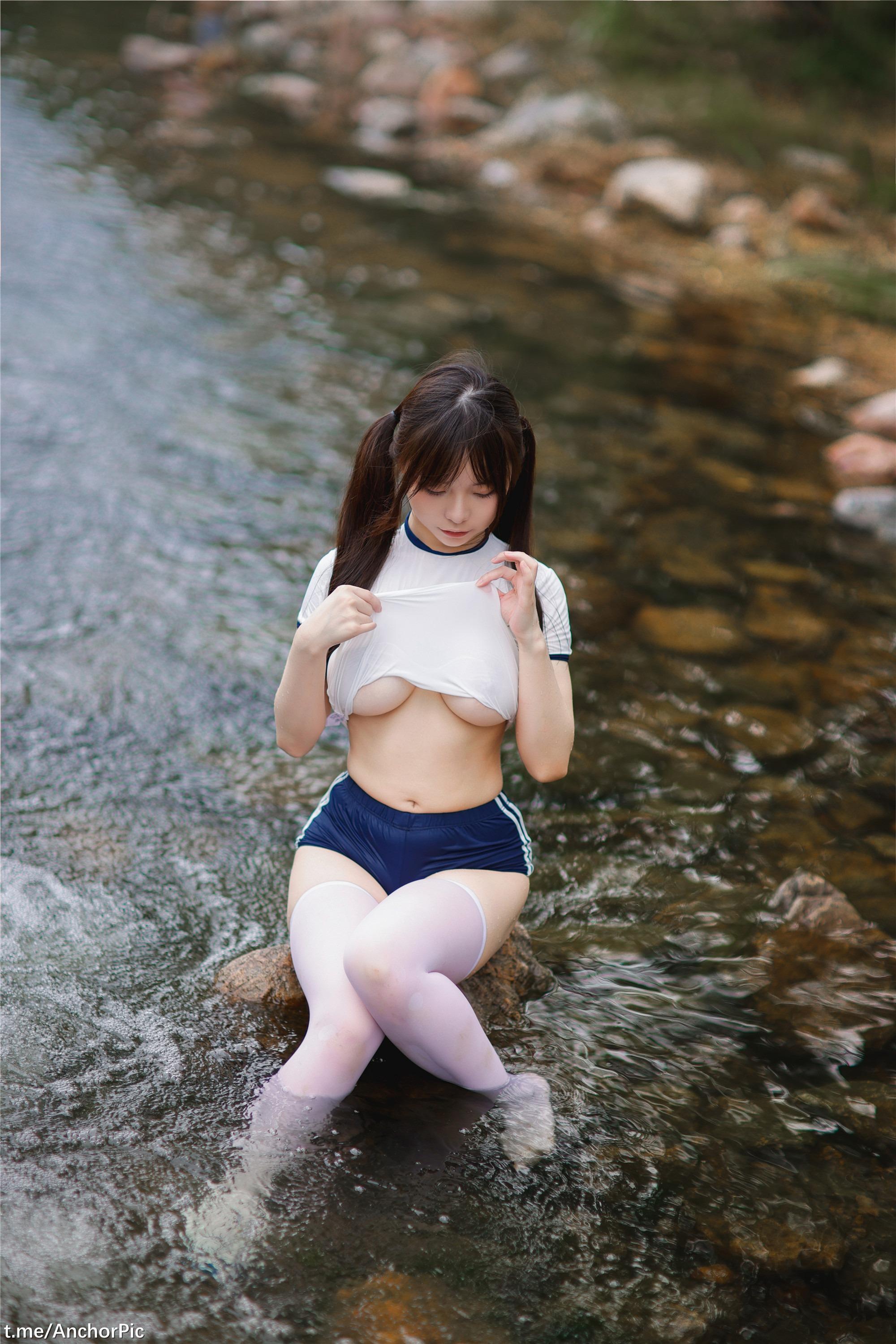 ลิ่วเว่ยติ๋ฮวงเจียง - ซี๋สุ่ยชุดยิมนาสติก[60P