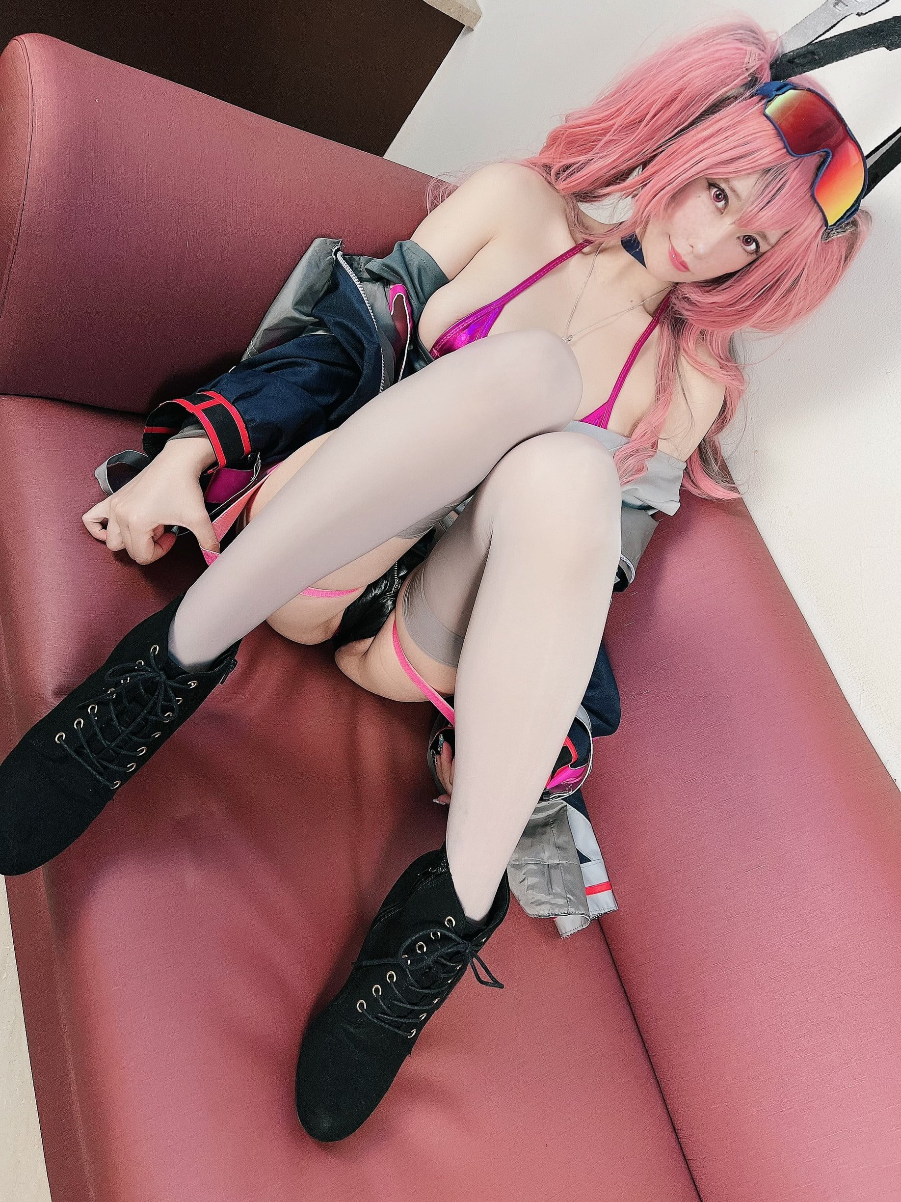 Ringo Mitsuki] Today it continues: With the commander, lovey-dovey ecchi in Azur Lane with Bremerton for July 21st's day.