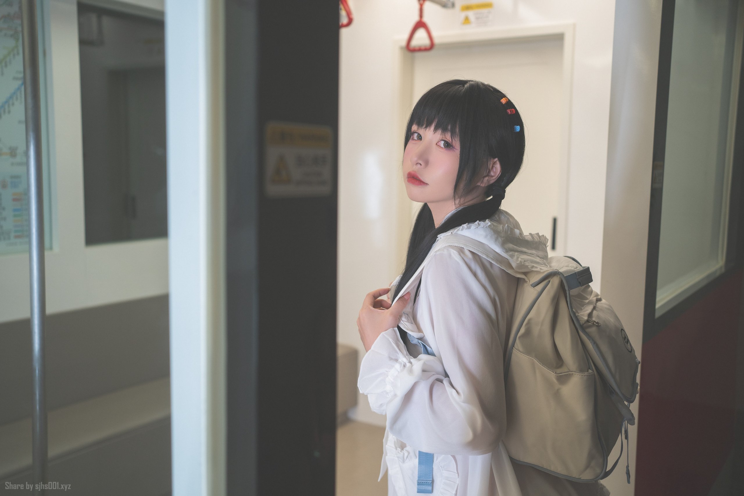 【爆机少女喵小吉】 深夜地铁