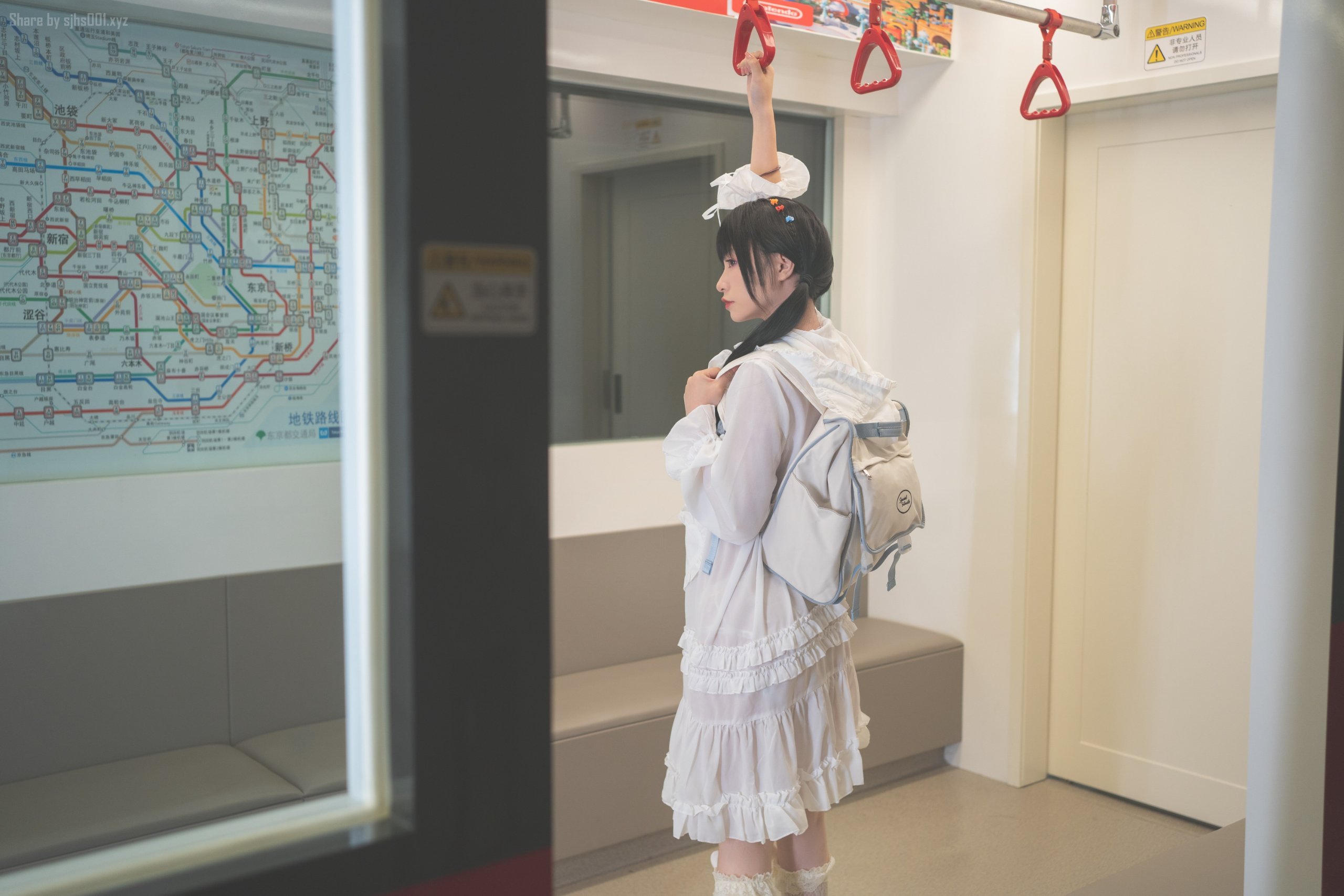 【爆机少女喵小吉】 深夜地铁