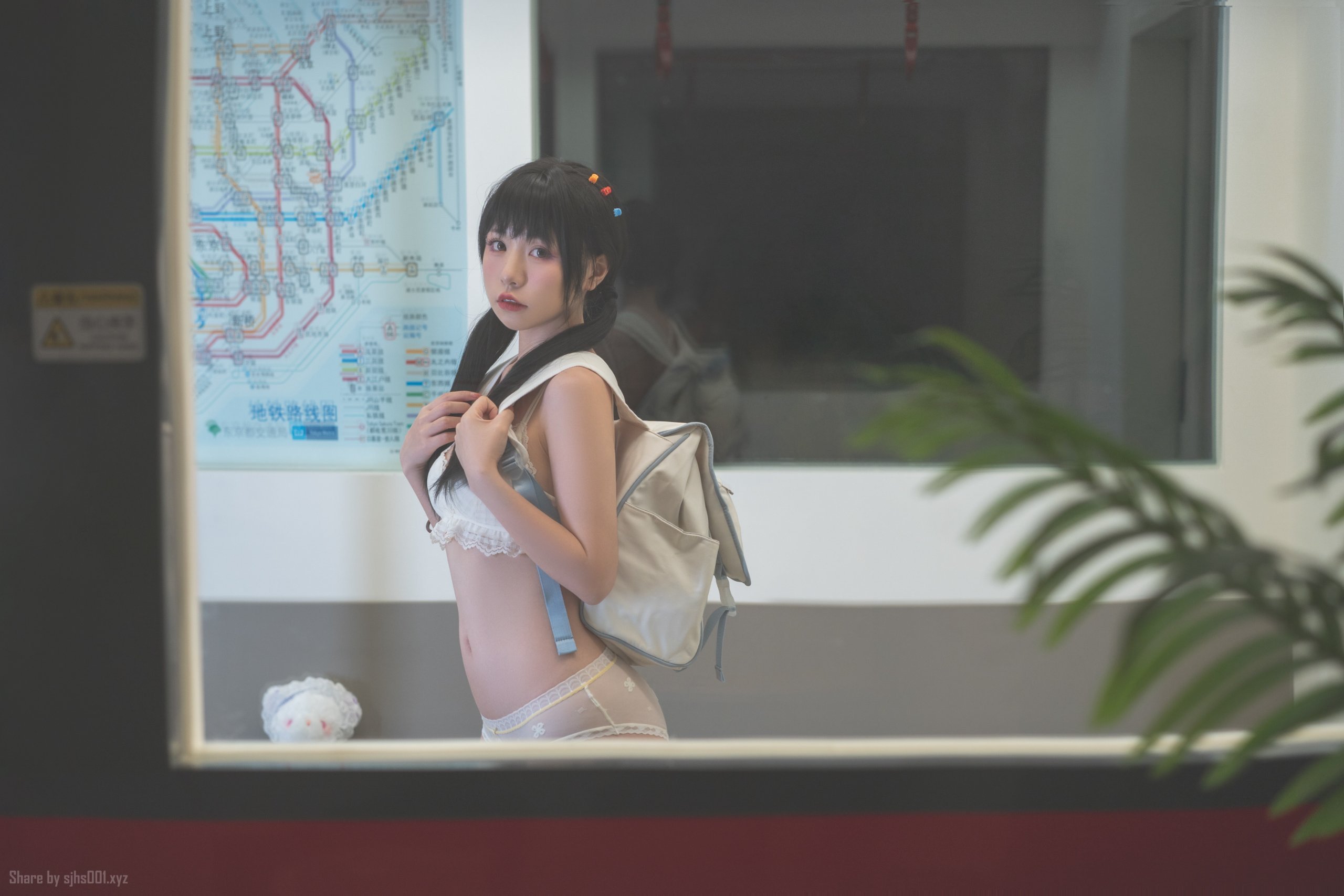 【爆机少女喵小吉】 深夜地铁