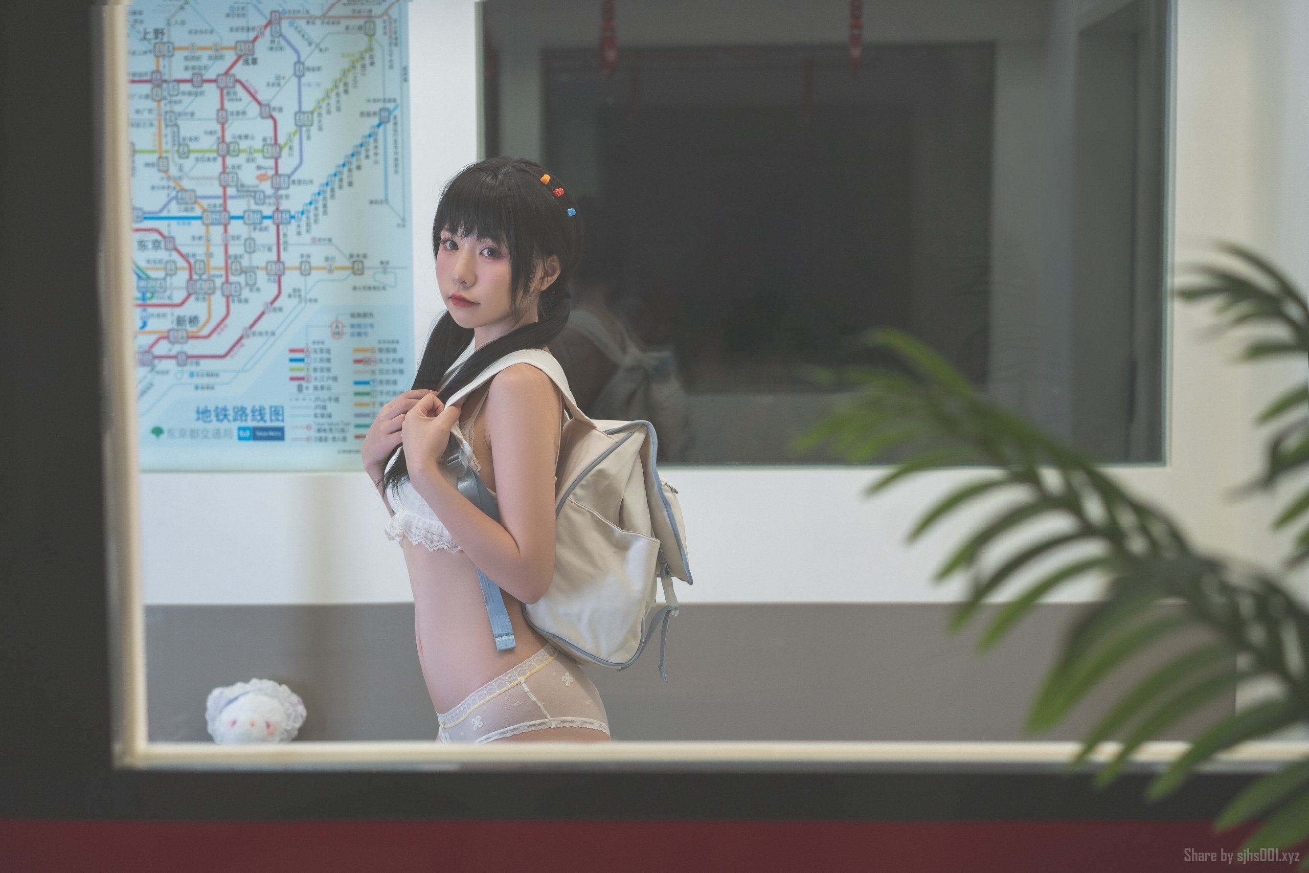 【爆机少女喵小吉】 深夜地铁