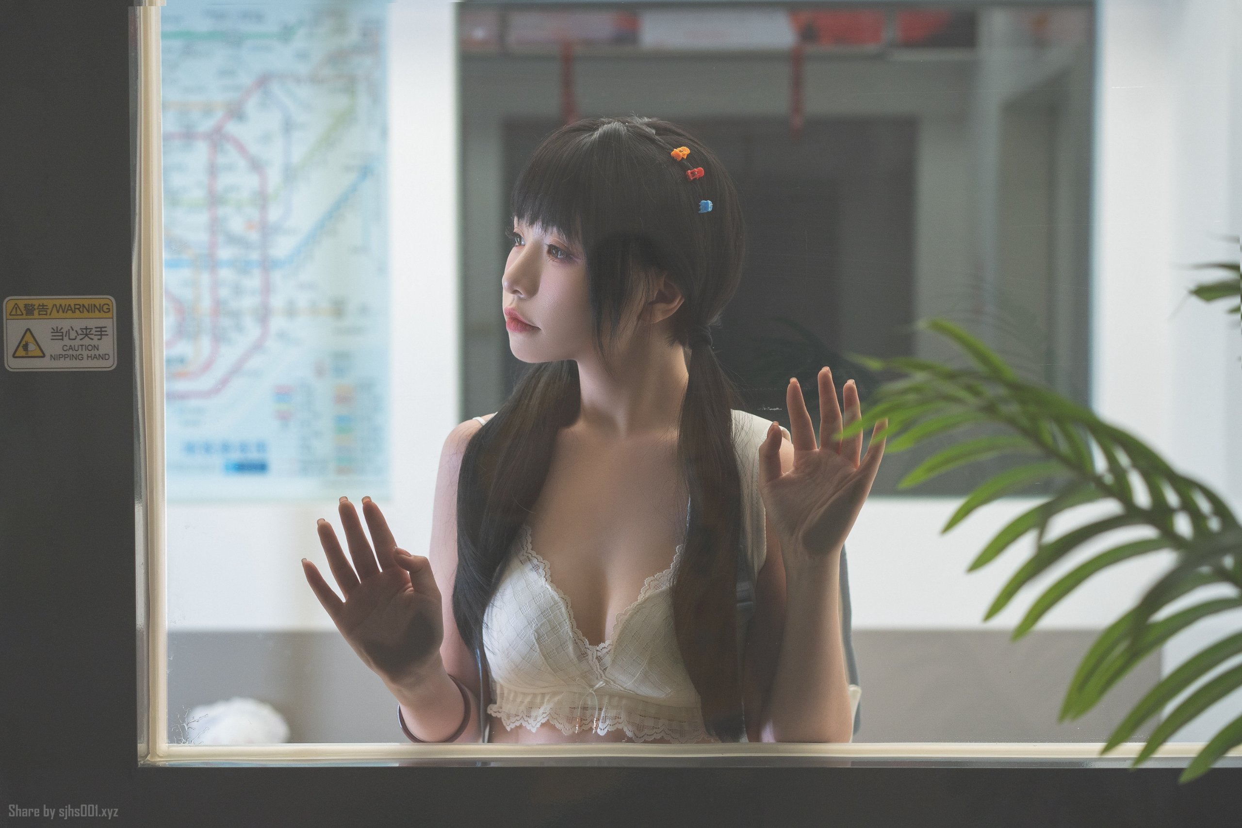 【爆机少女喵小吉】 深夜地铁