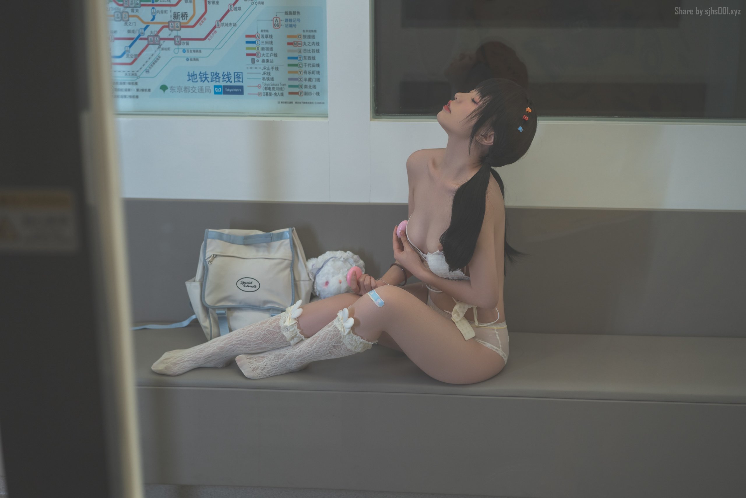 【爆机少女喵小吉】 深夜地铁