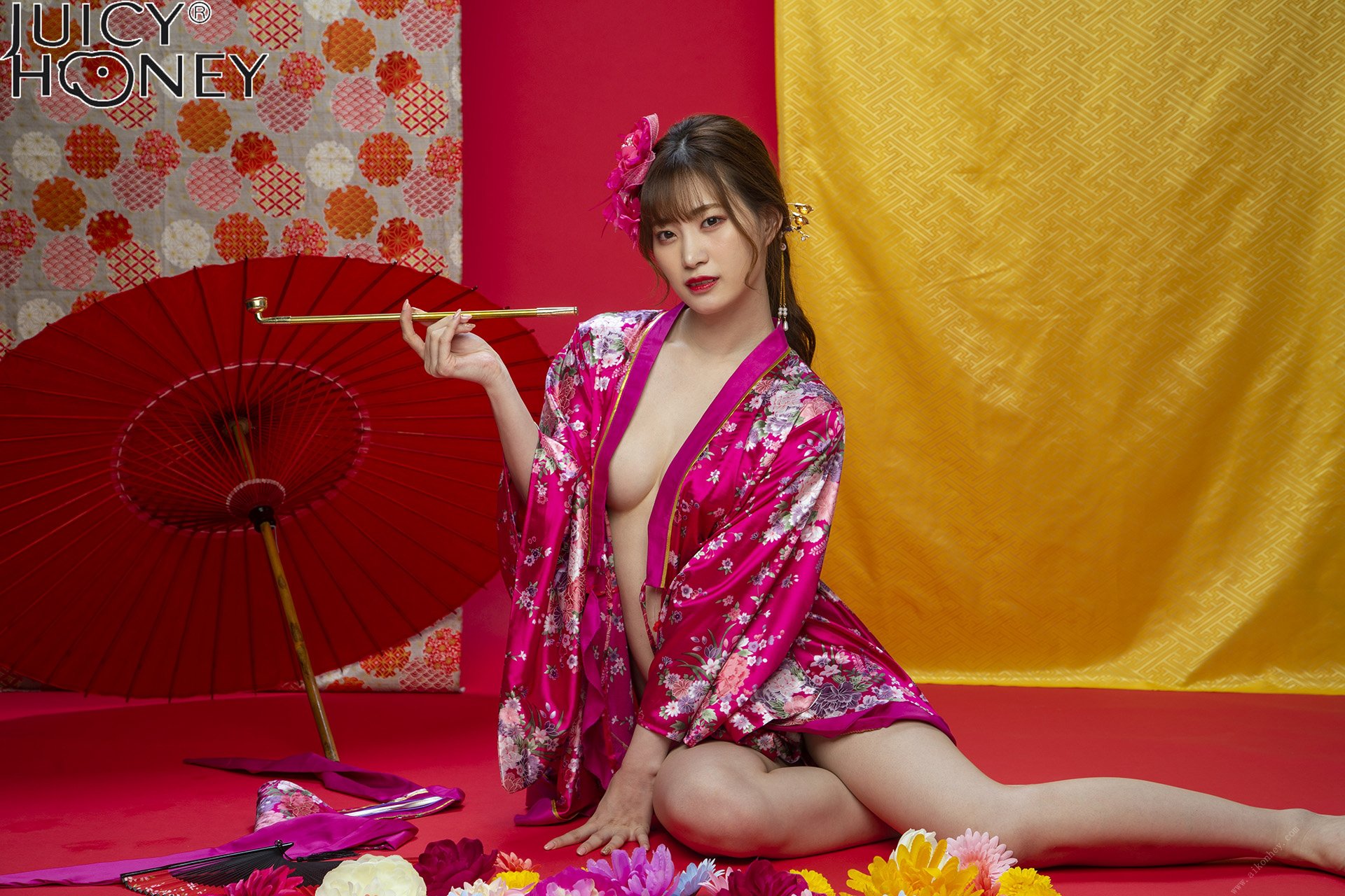 Trading Card Linked Photo Book: Juicy Honey plus 9 - Yua Mikami & Shuri Miyatani