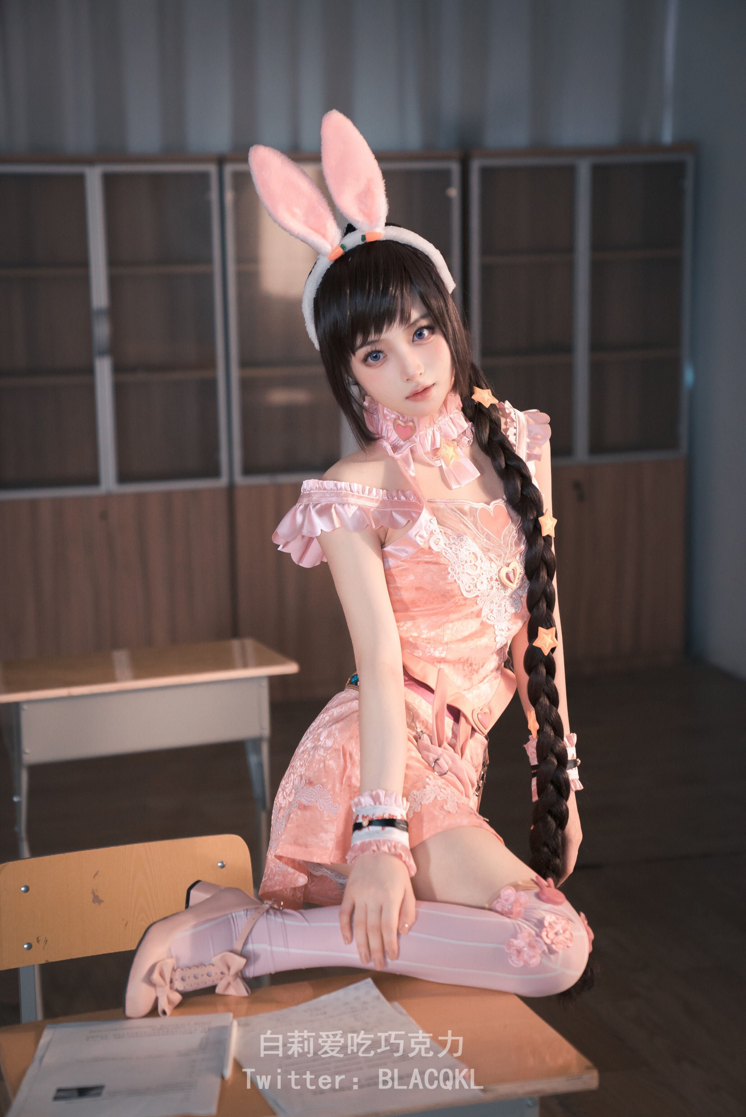 Baili loves to eat chocolate - Xiao Wu