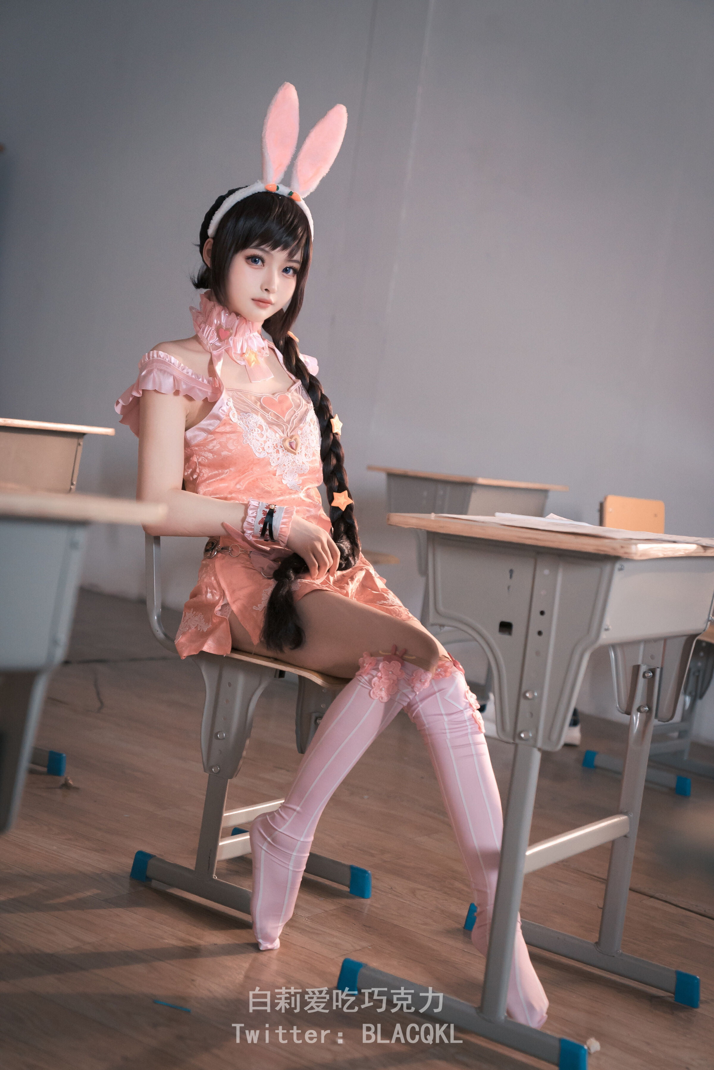 Baili loves to eat chocolate - Xiao Wu