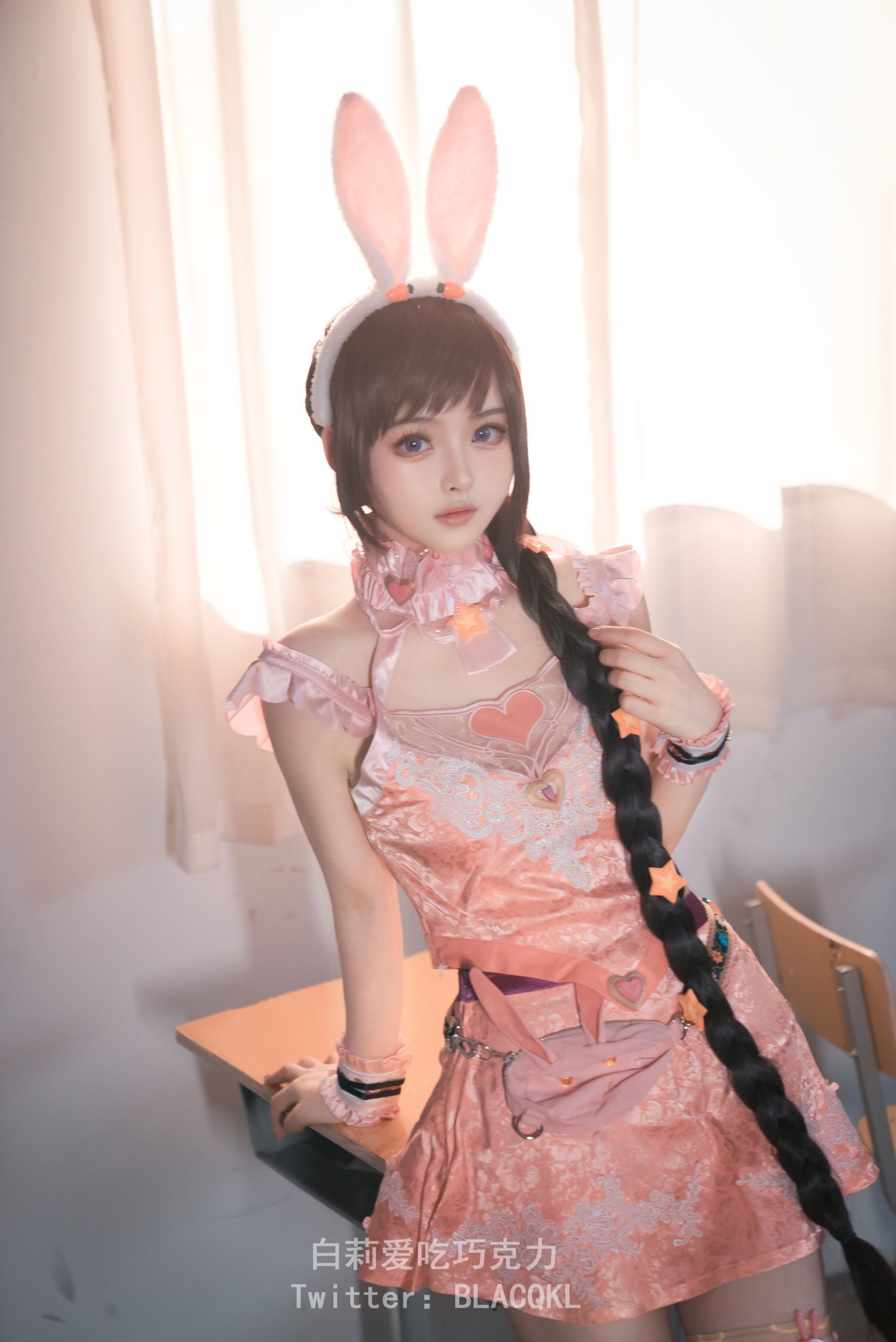 Baili loves to eat chocolate - Xiao Wu