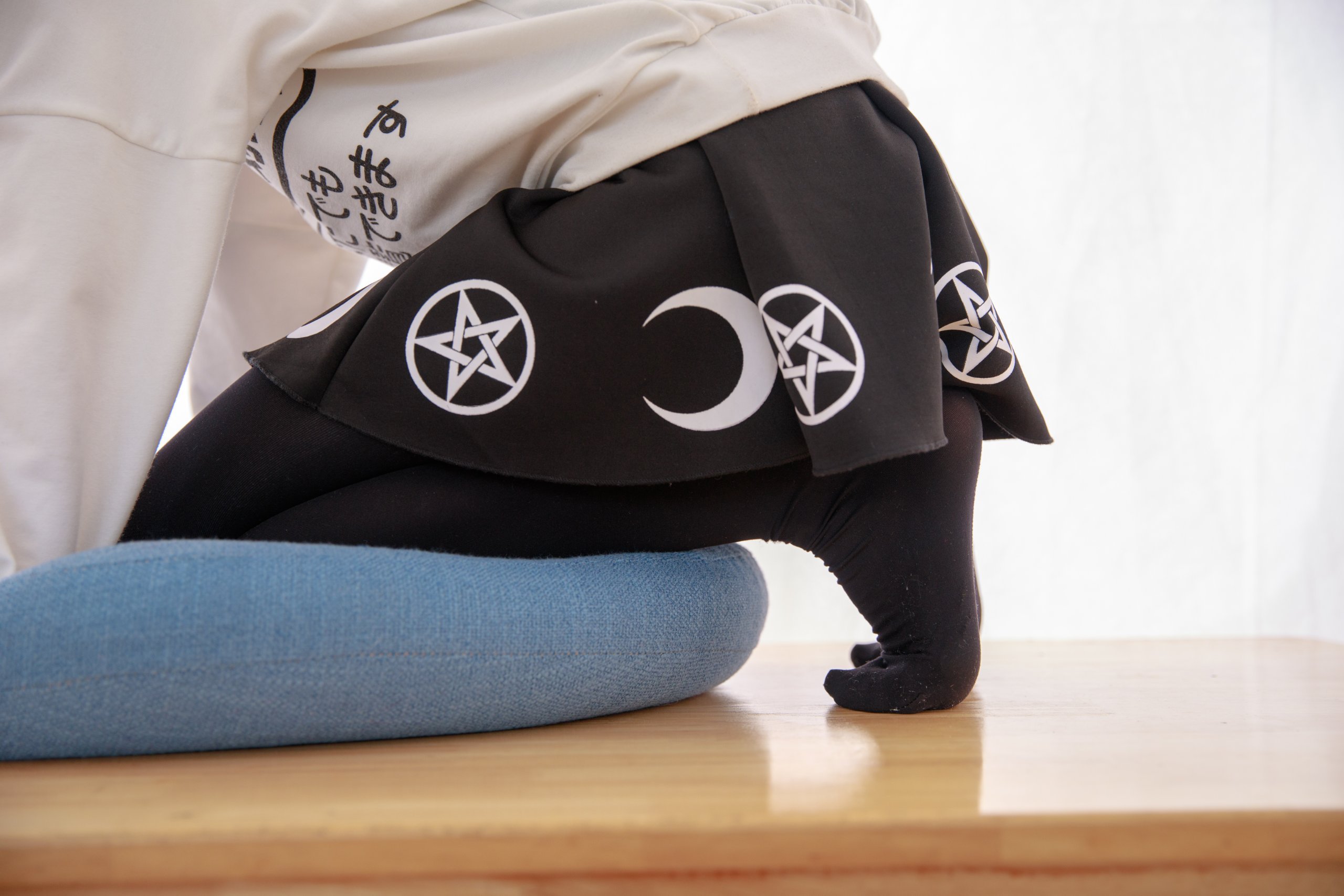 Black Silk - Meow Photo (2)