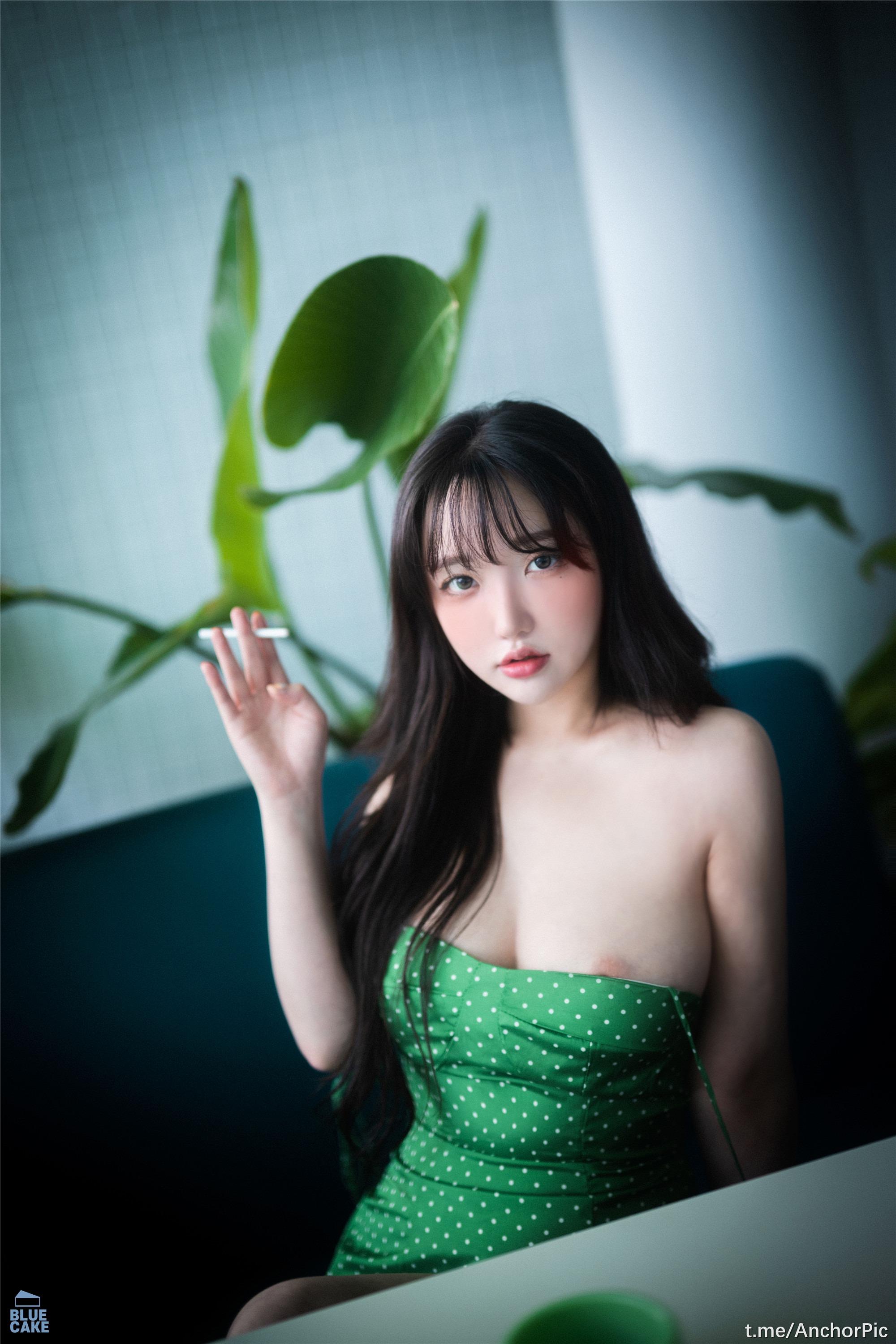 [BLUECAKE] Son Ye Eun (손예은) - Nothing RED 104P