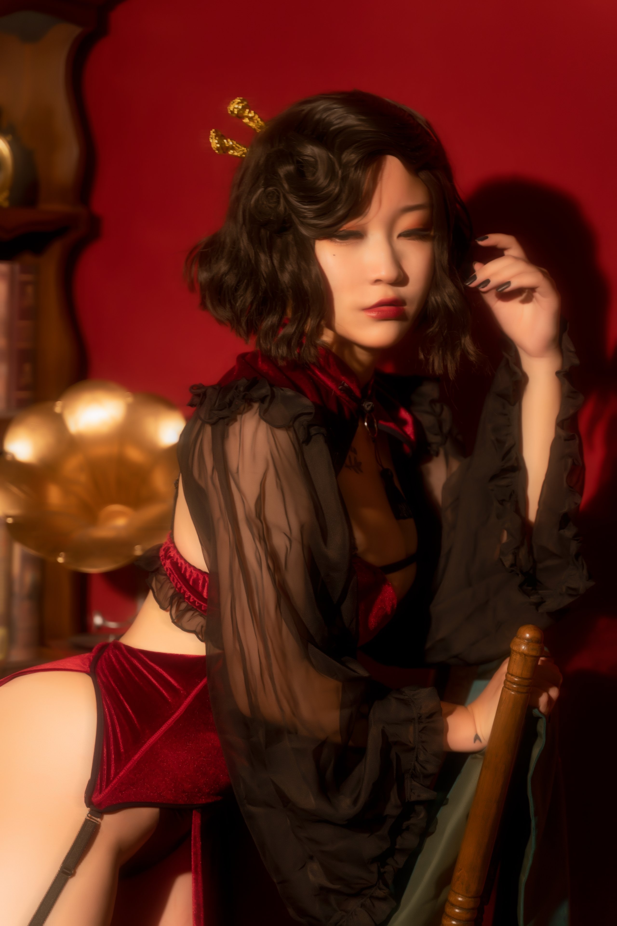 奇行家狗崽-紅絲絨旗袍