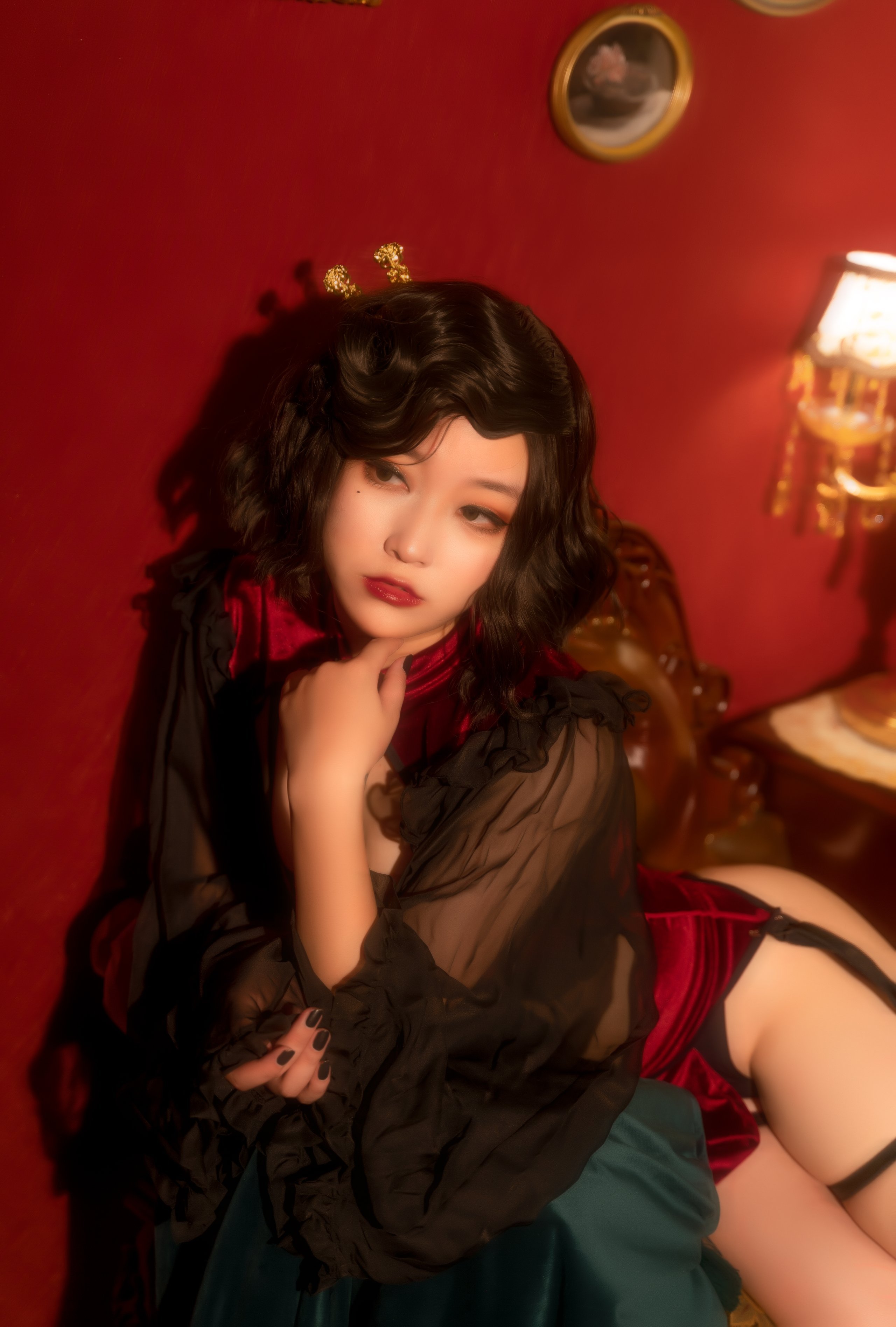 Qi Xing Jia Gou Zai - Red Velvet Cheongsam