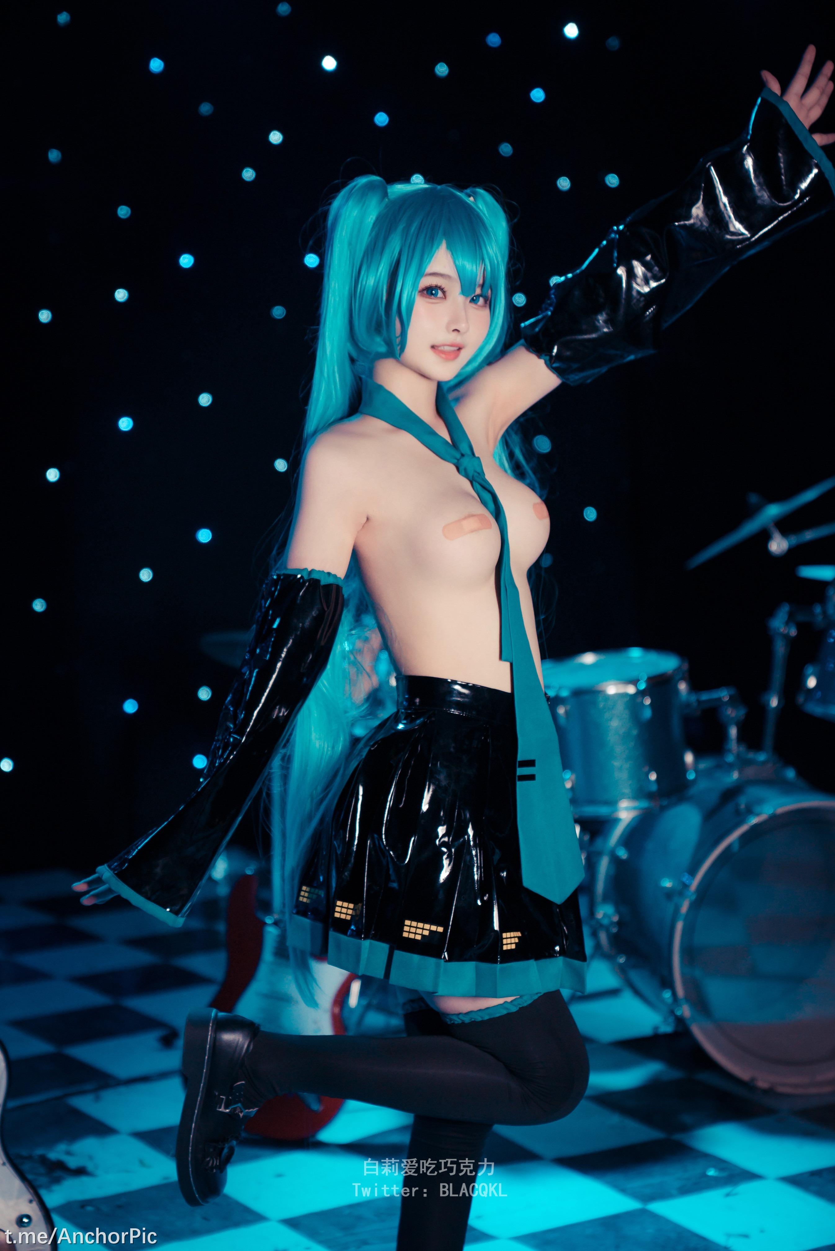 ไป่ลี่ชอบกินช็อกโกแลต - miku ฮัตสึเนะ มิคุ 102P