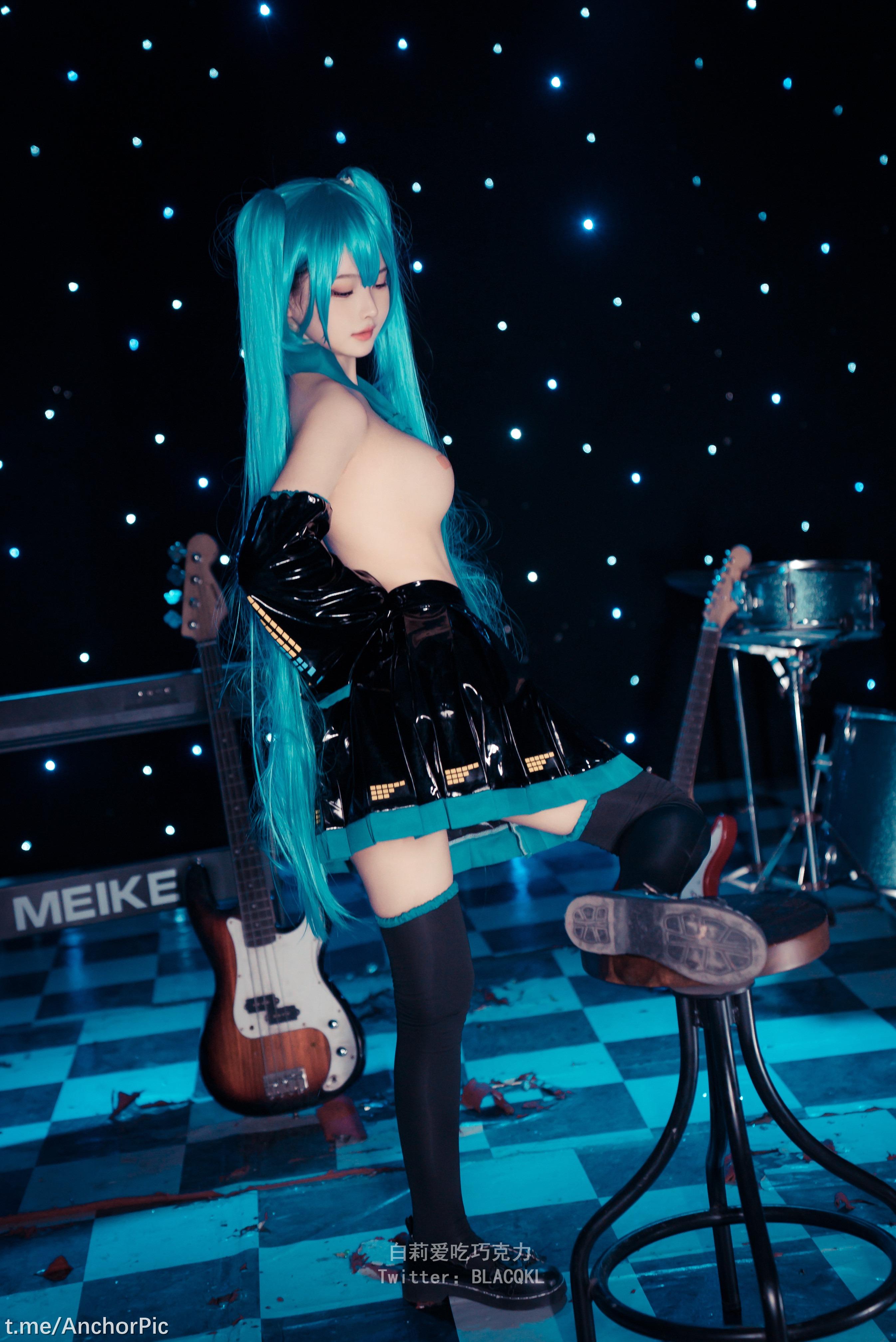 ไป่ลี่ชอบกินช็อกโกแลต - miku ฮัตสึเนะ มิคุ 102P