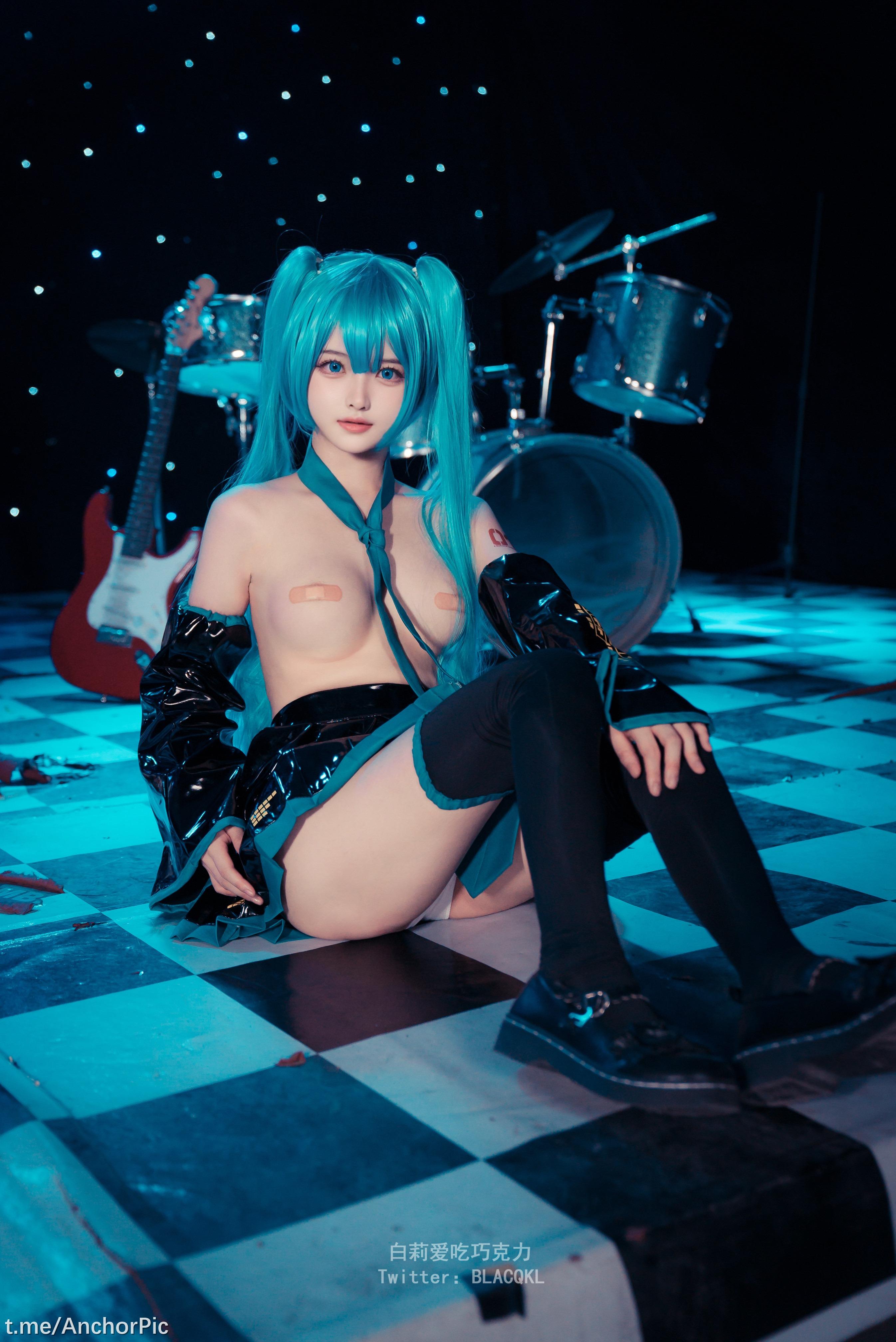 ไป่ลี่ชอบกินช็อกโกแลต - miku ฮัตสึเนะ มิคุ 102P
