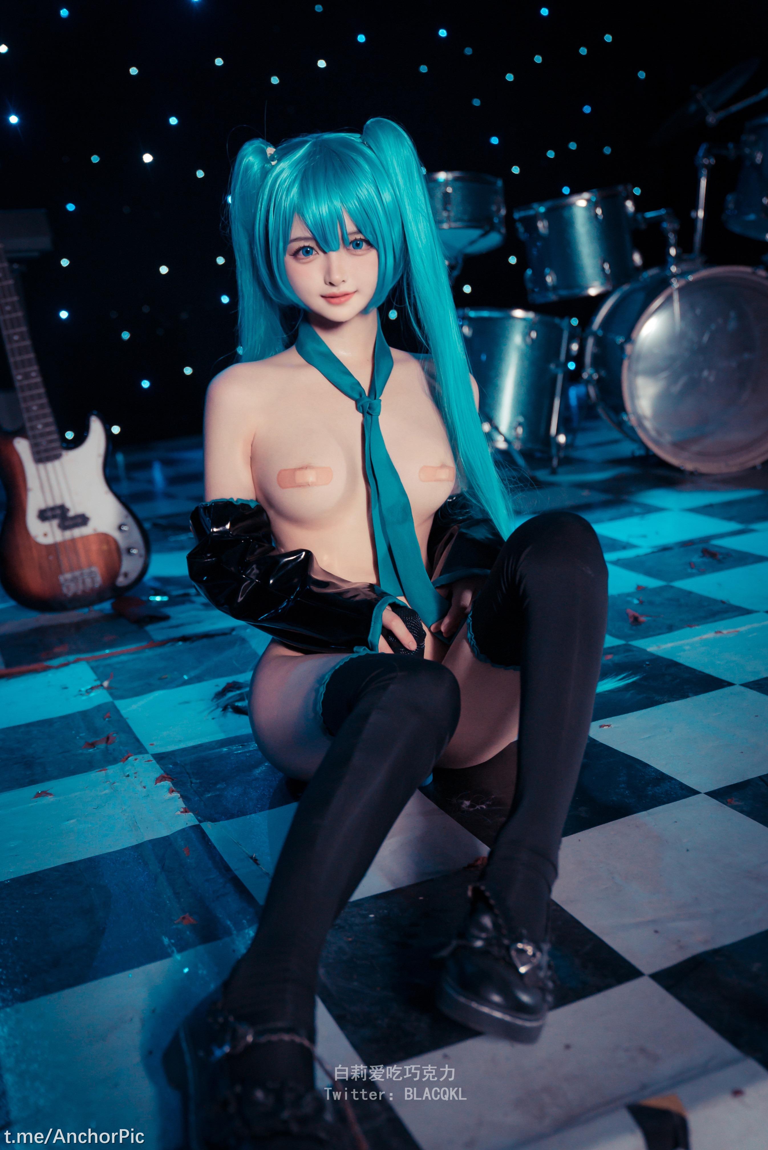 ไป่ลี่ชอบกินช็อกโกแลต - miku ฮัตสึเนะ มิคุ 102P