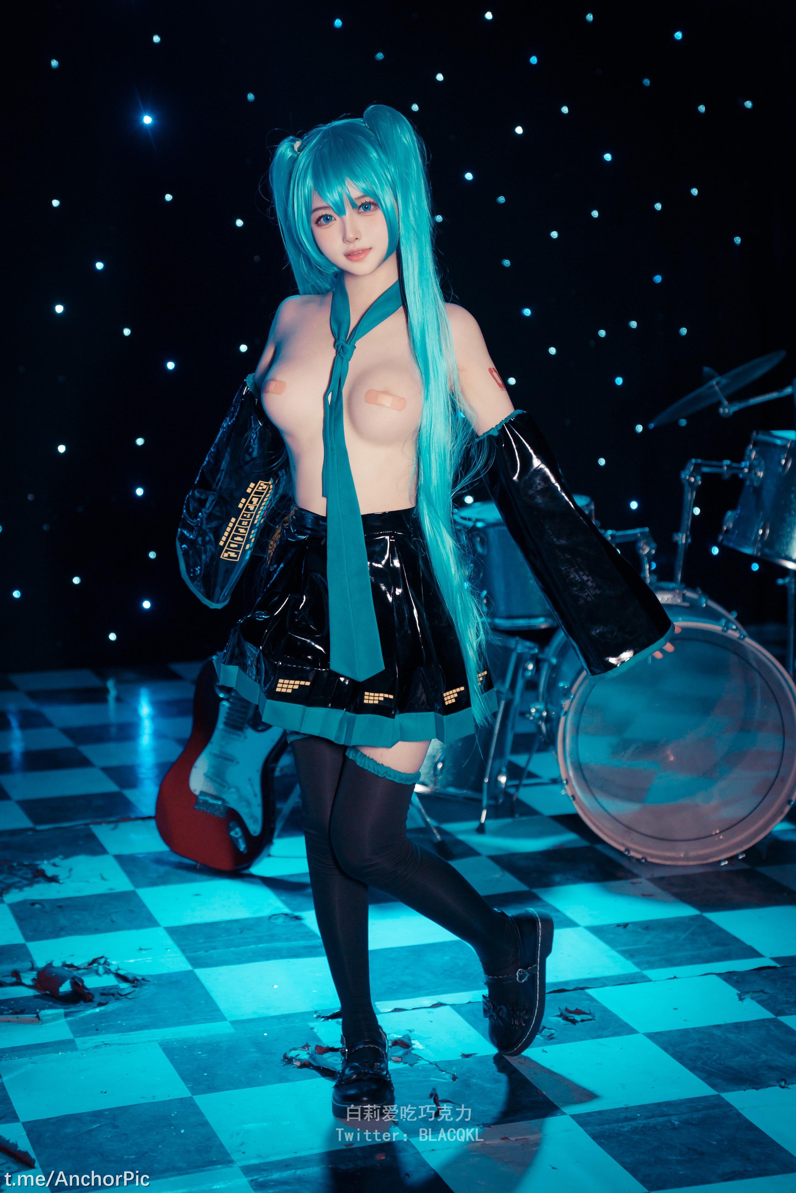 ไป่ลี่ชอบกินช็อกโกแลต - miku ฮัตสึเนะ มิคุ 102P