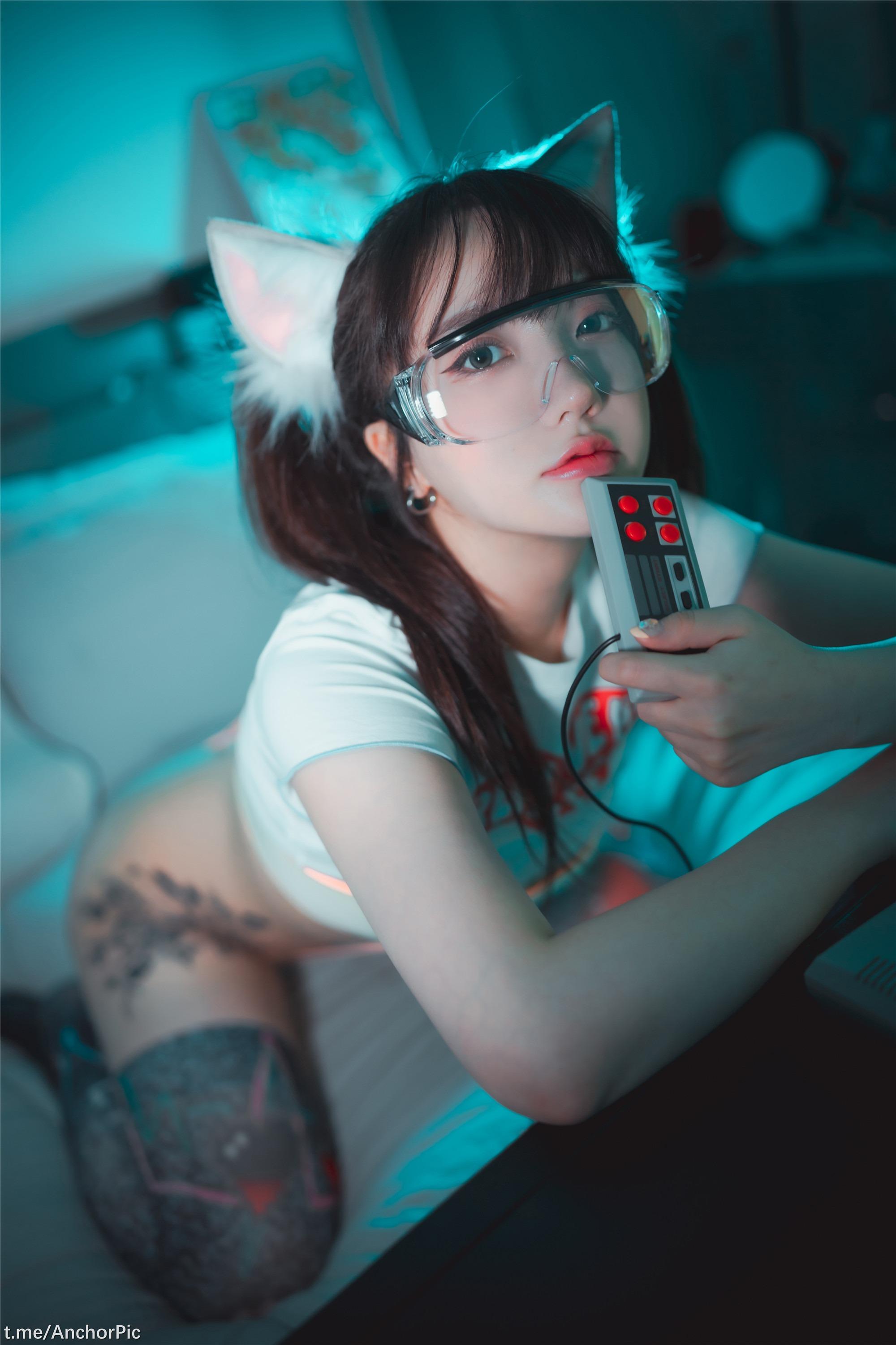 DJAWA Photo – ソン・イェウン: レトロ ゲーミング ガール 133P