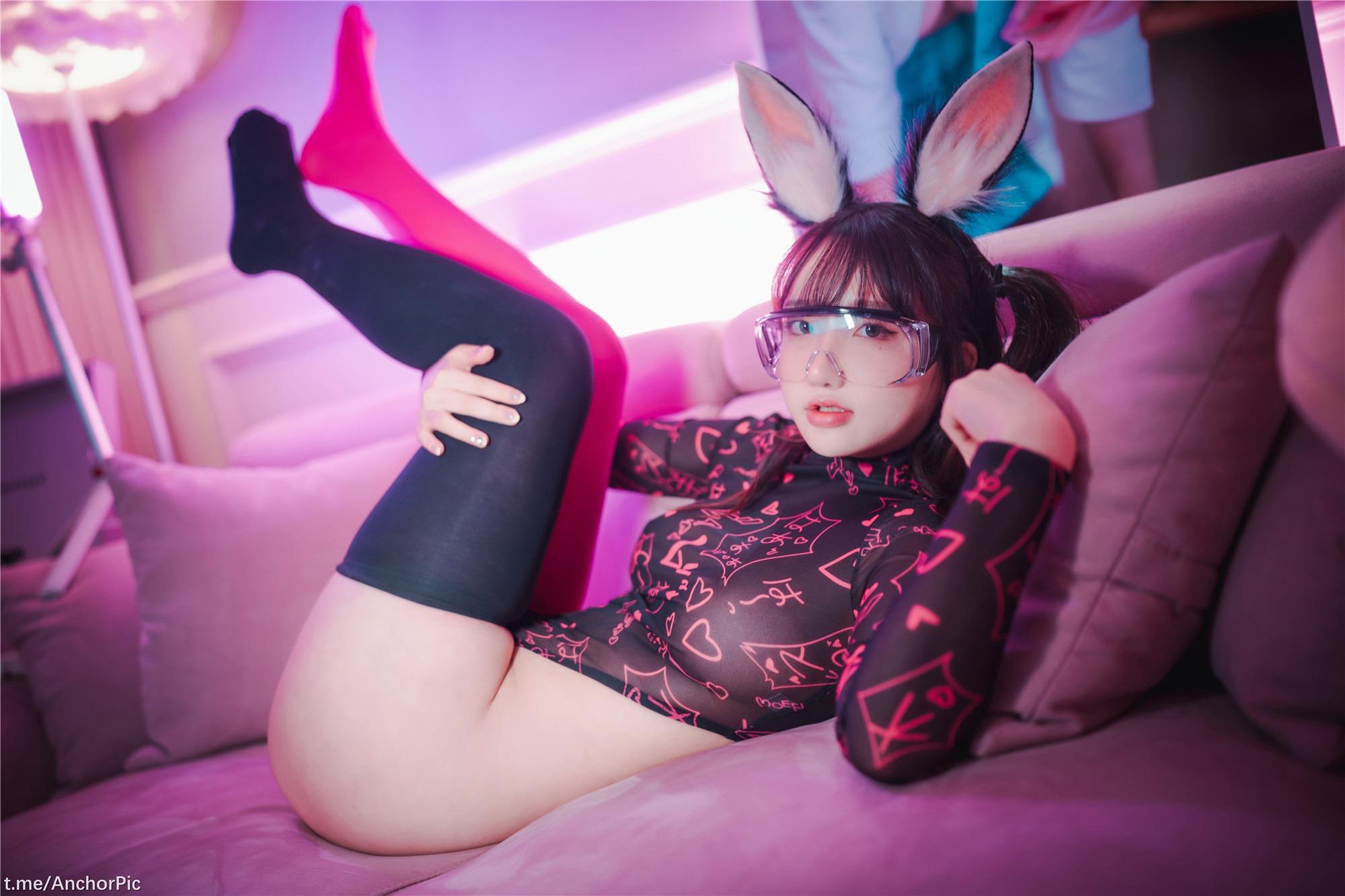 DJAWA Photo – ソン・イェウン: レトロ ゲーミング ガール 133P