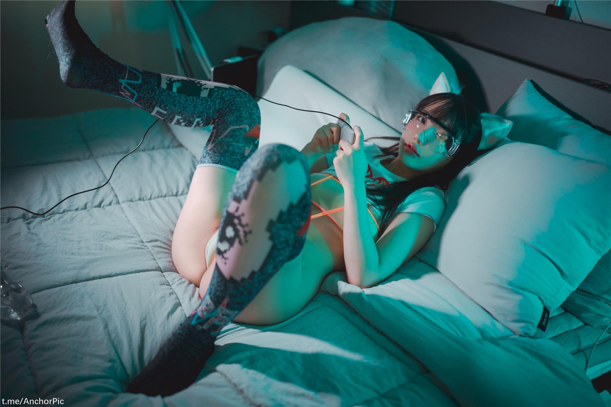 DJAWA Photo – ソン・イェウン: レトロ ゲーミング ガール 133P