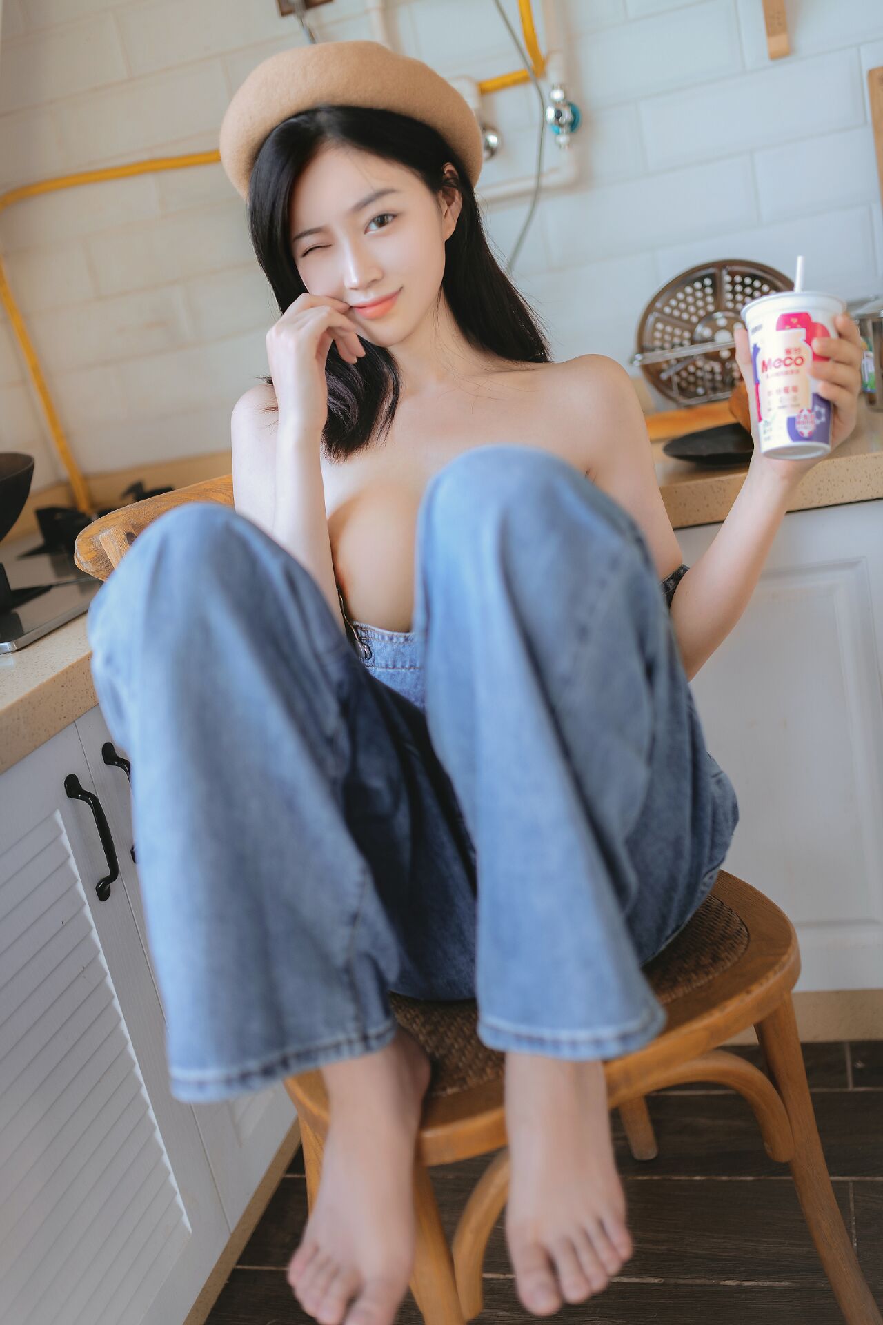 Niên Niên 《Quần yếm》