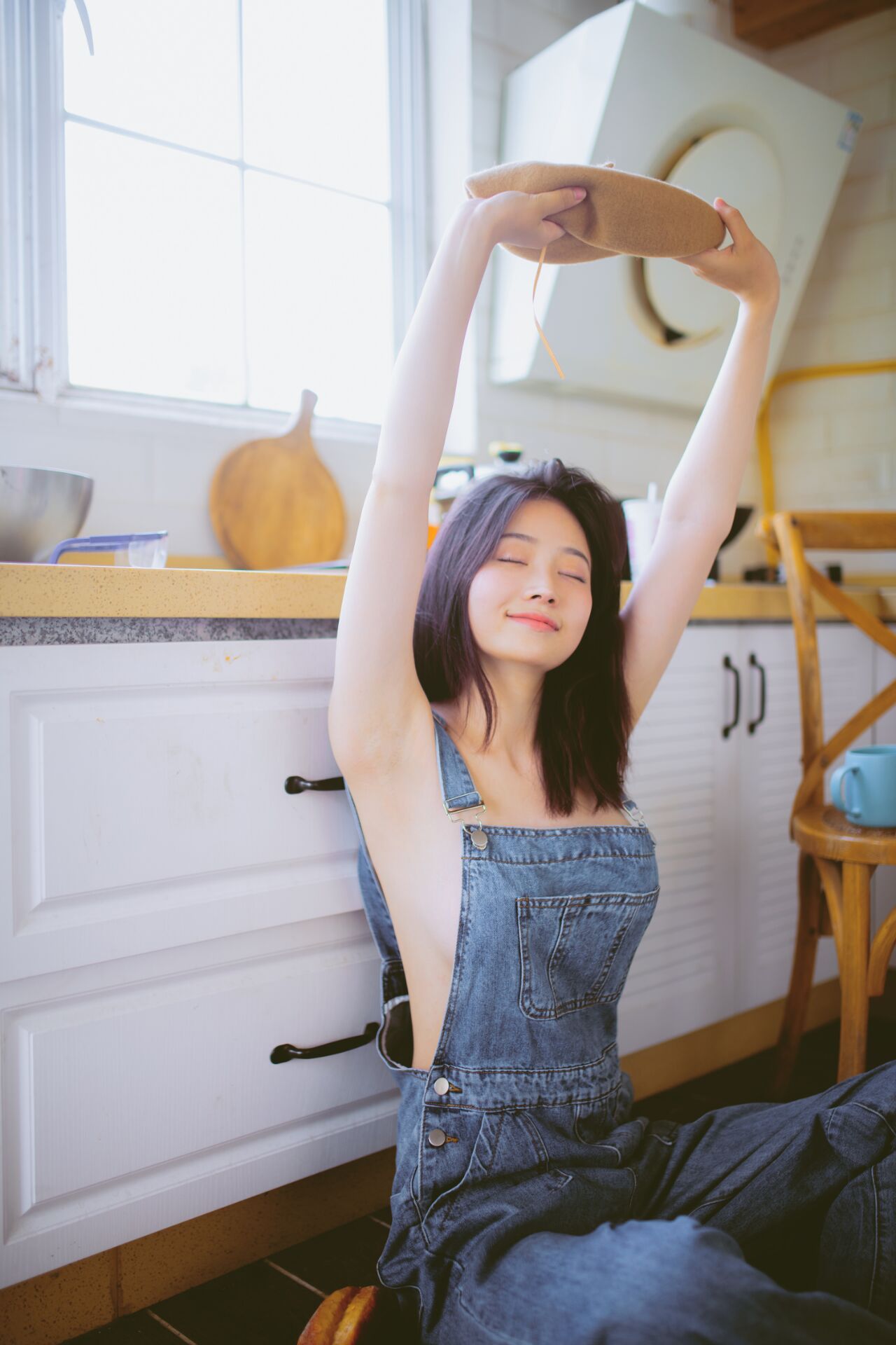 Niên Niên 《Quần yếm》